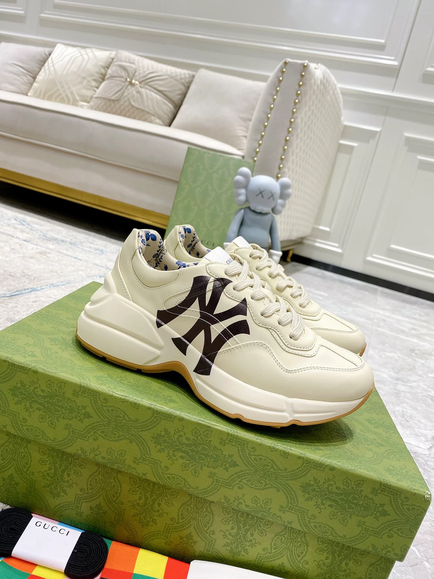 Кроссовки Женские Gucci 375831