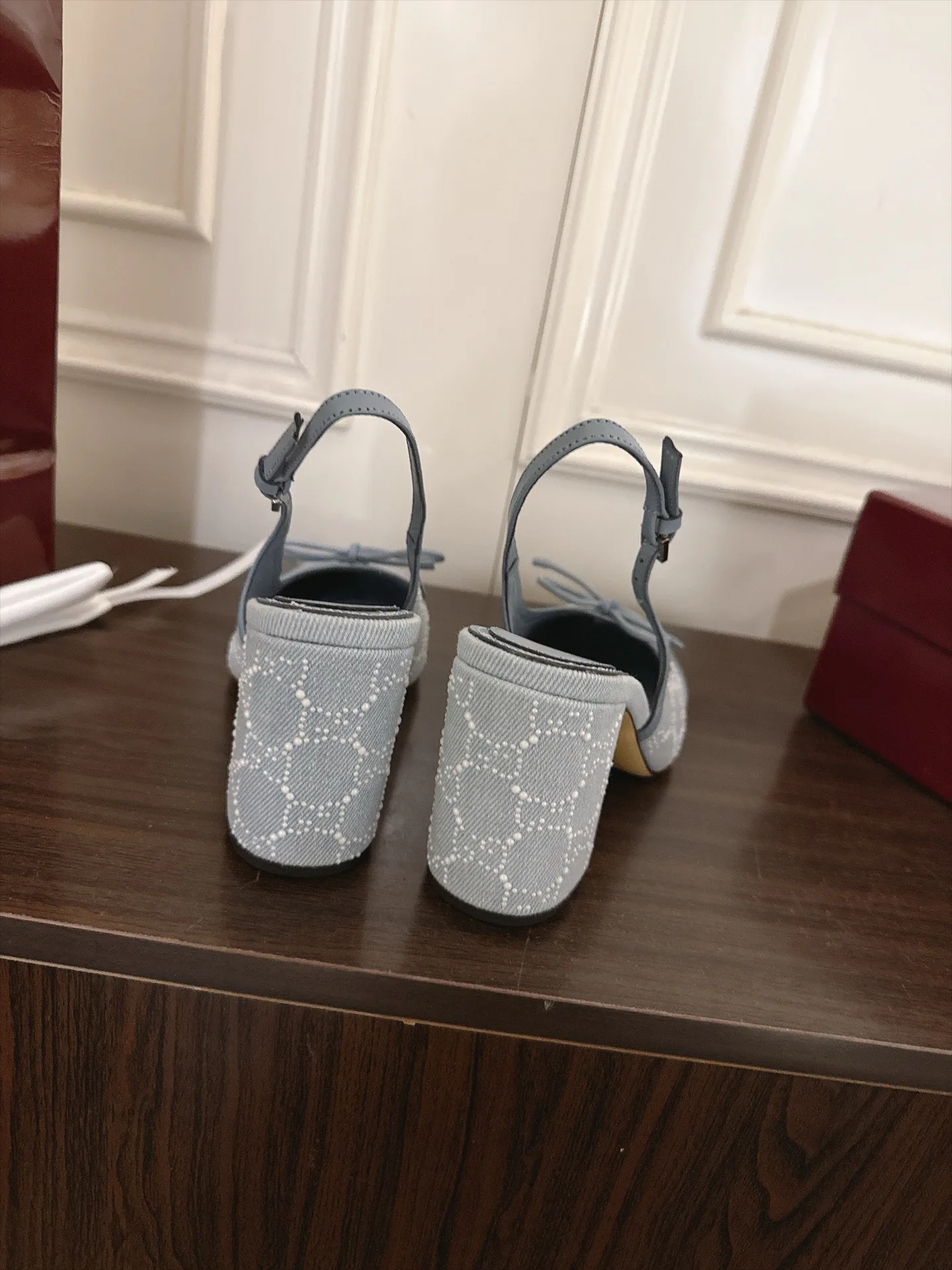 Босоножки Женские Gucci 18143134
