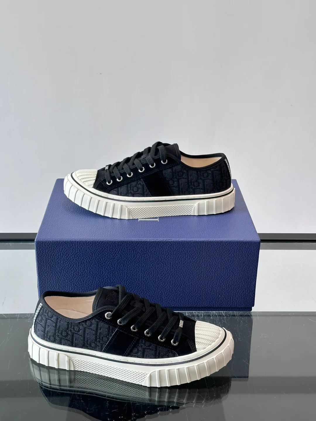 Кроссовки Женские Christian Dior 18118751