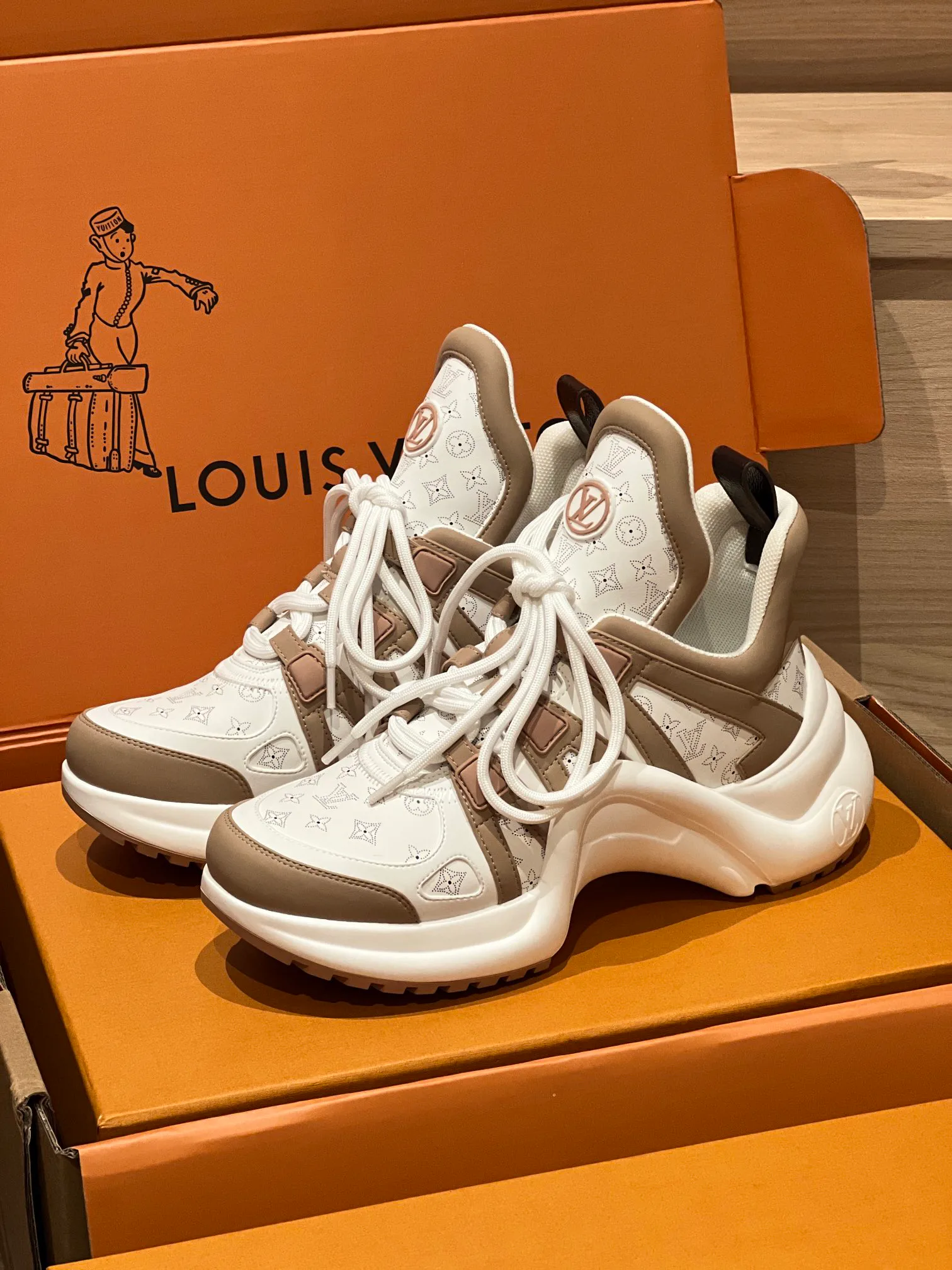 Кроссовки Женские Louis Vuitton 371410