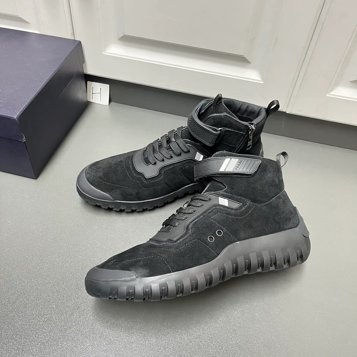Кроссовки Мужские Prada 1140880