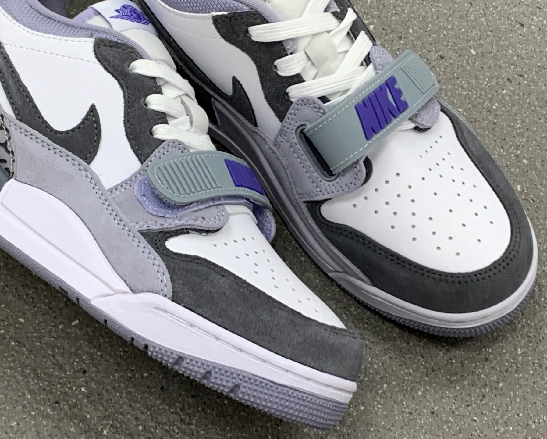 Кроссовки Женские Air Jordan 839906