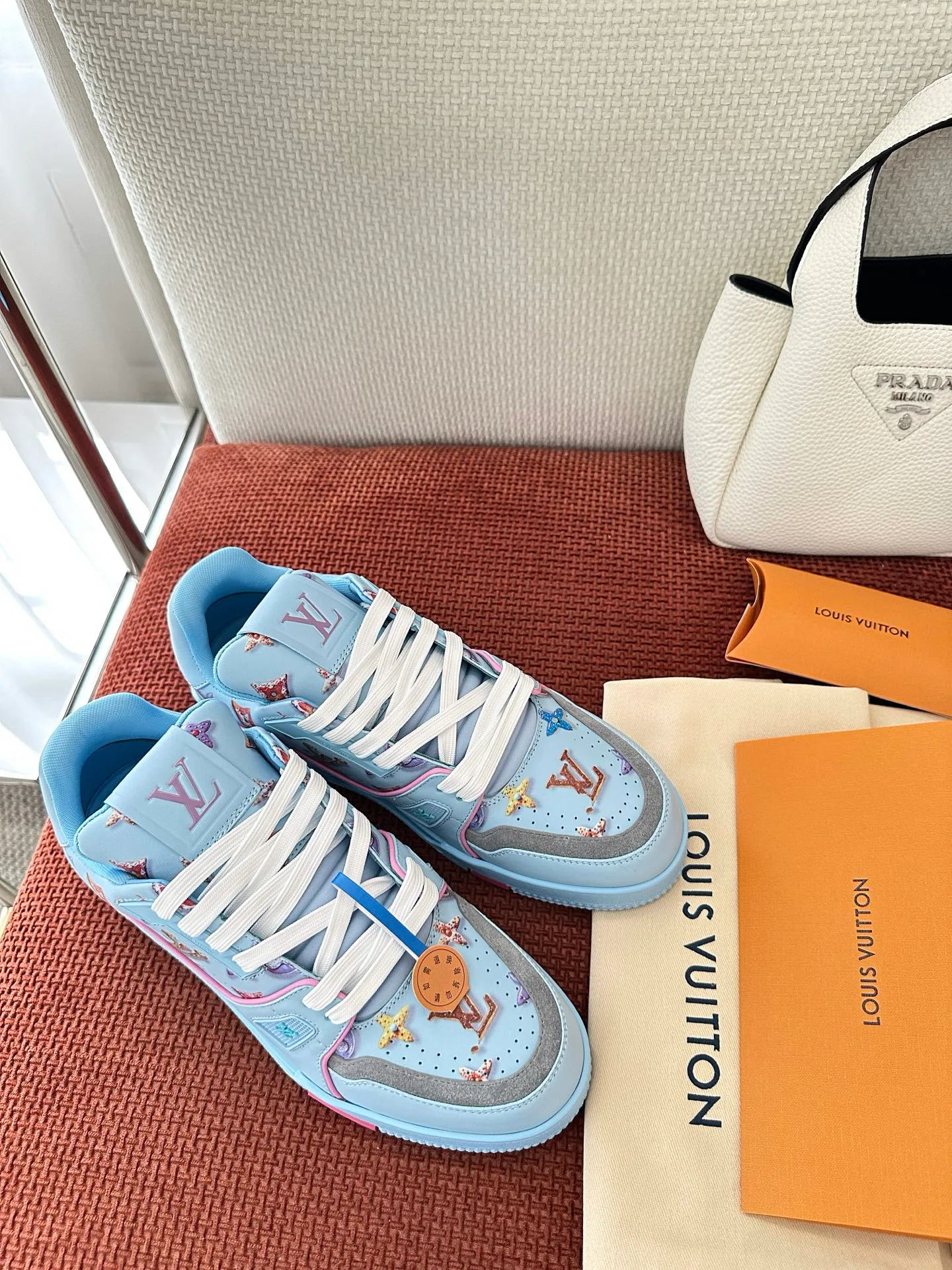 Кроссовки Женские Louis Vuitton 17449356