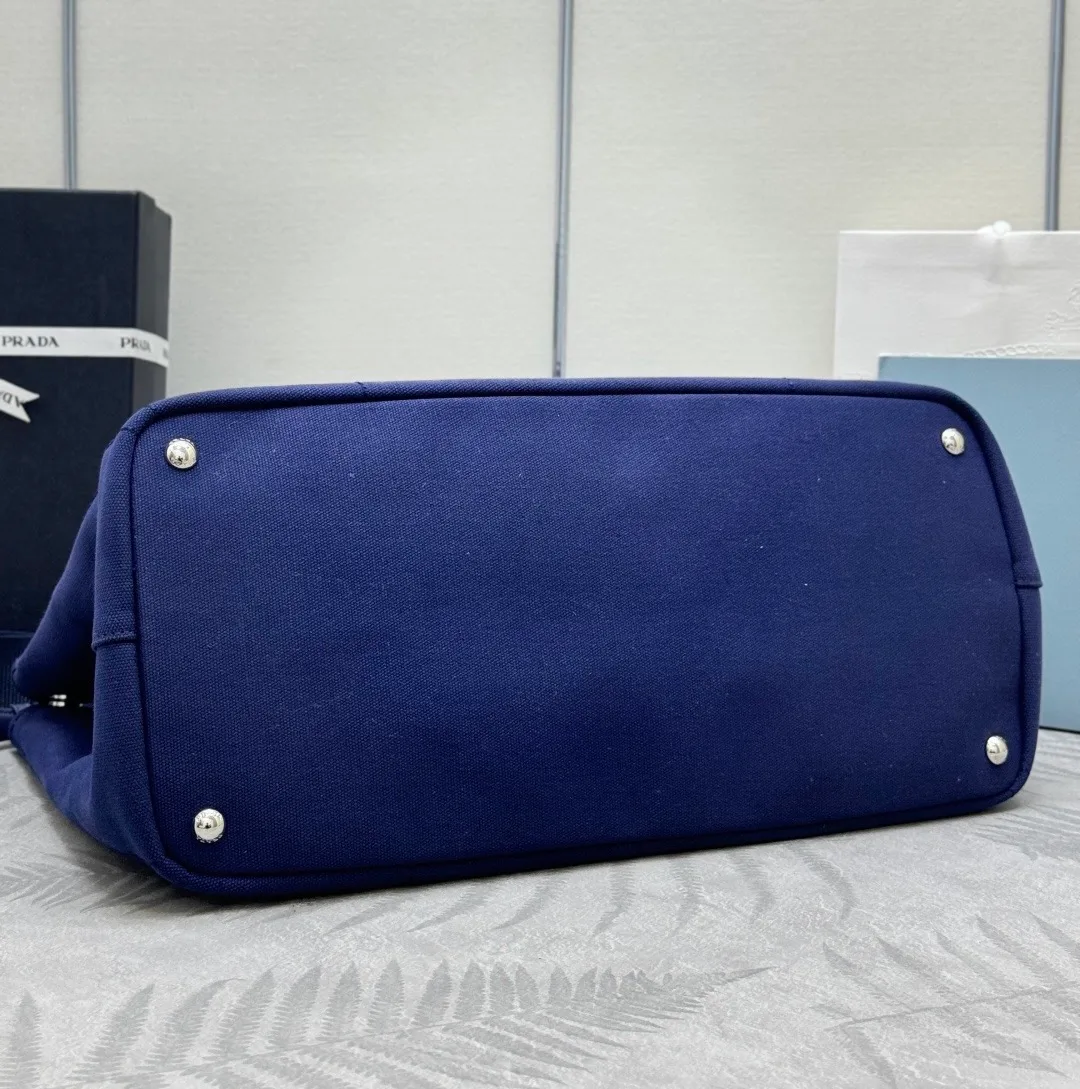 Классические Сумки Женские Prada 11164998