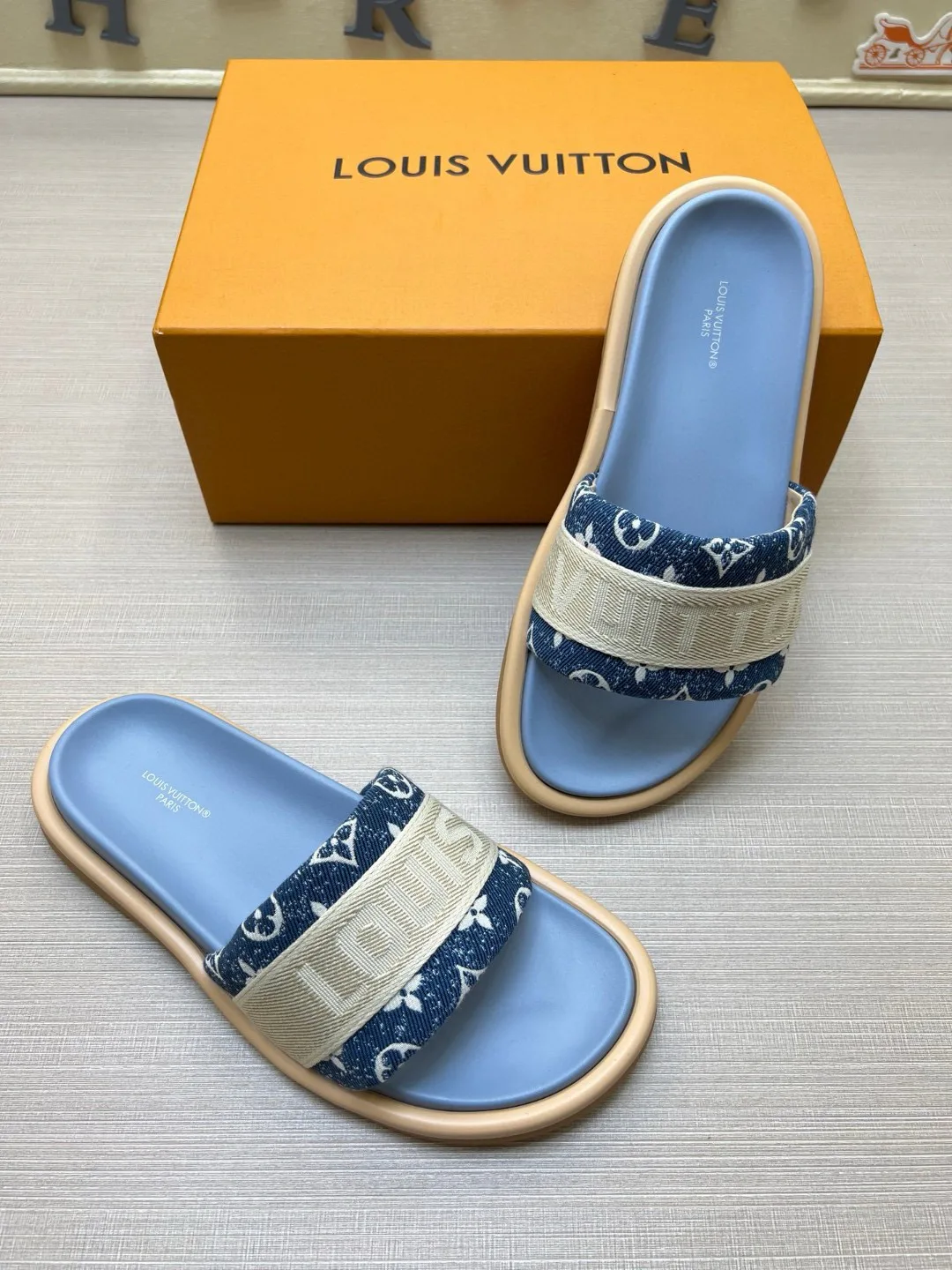 Шлепанцы Женские Louis Vuitton 9801517