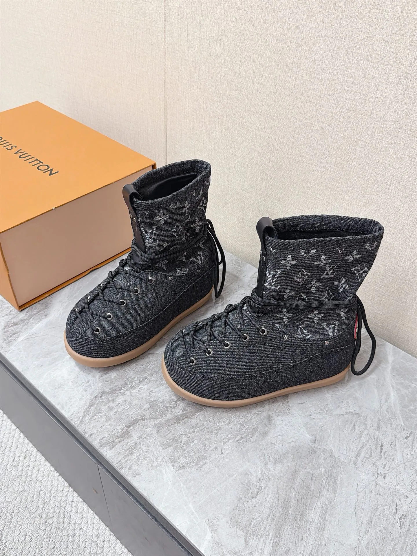 Угги Женские Louis Vuitton 19179034