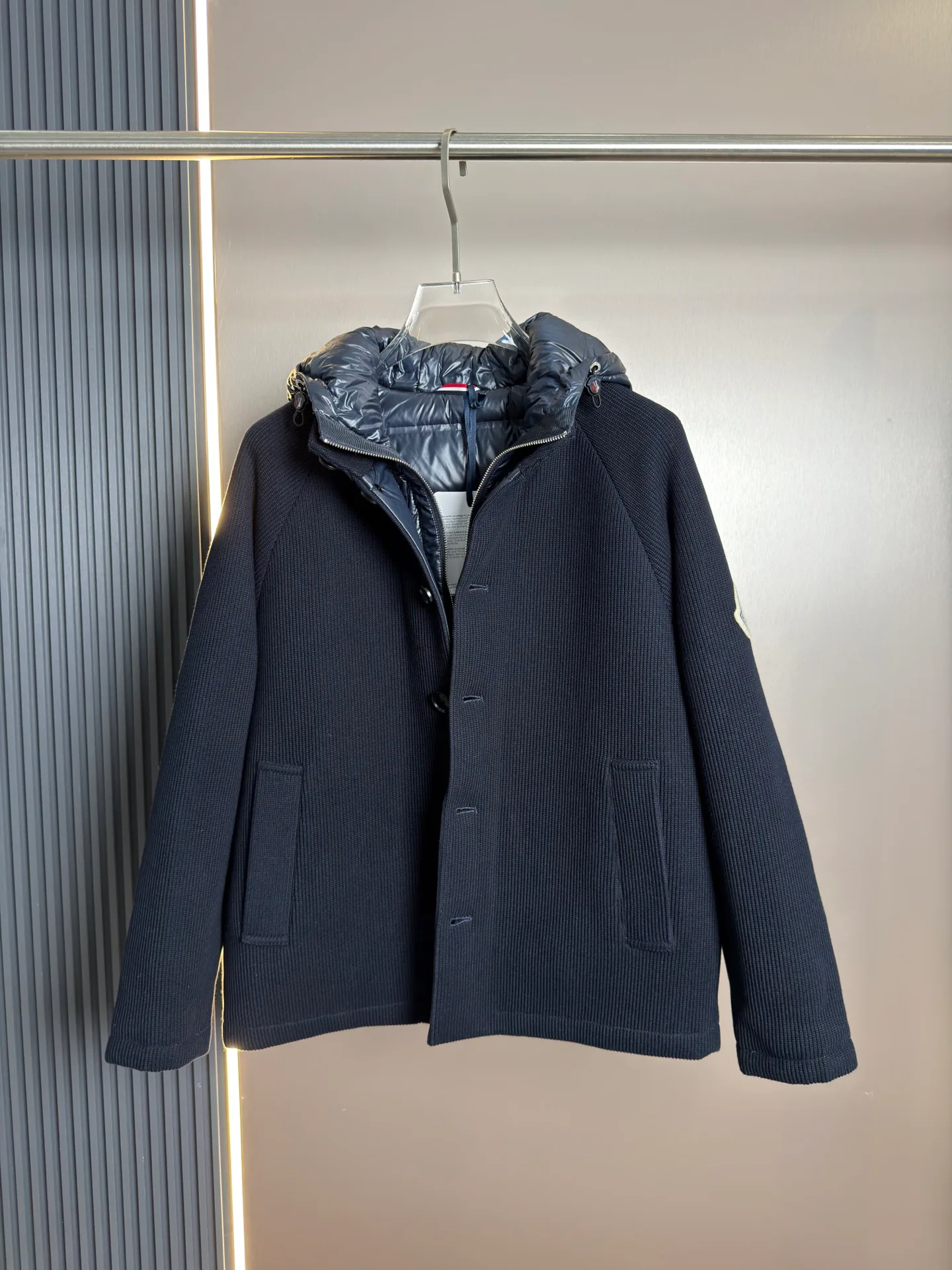 Куртки И Пуховики Мужские Moncler 18216851
