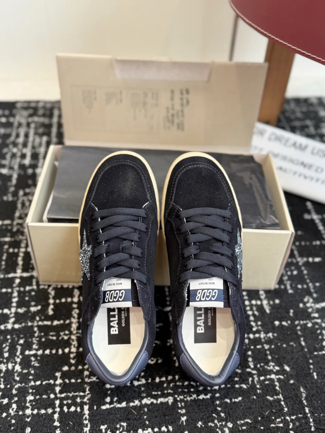 Кроссовки Женские Golden Goose 18305928
