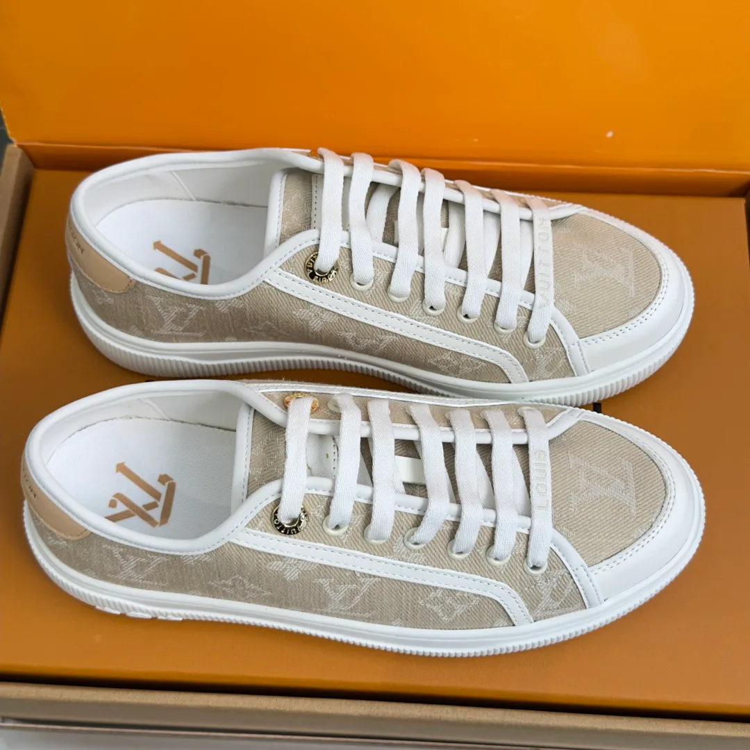 Кроссовки Женские Louis Vuitton 17950711