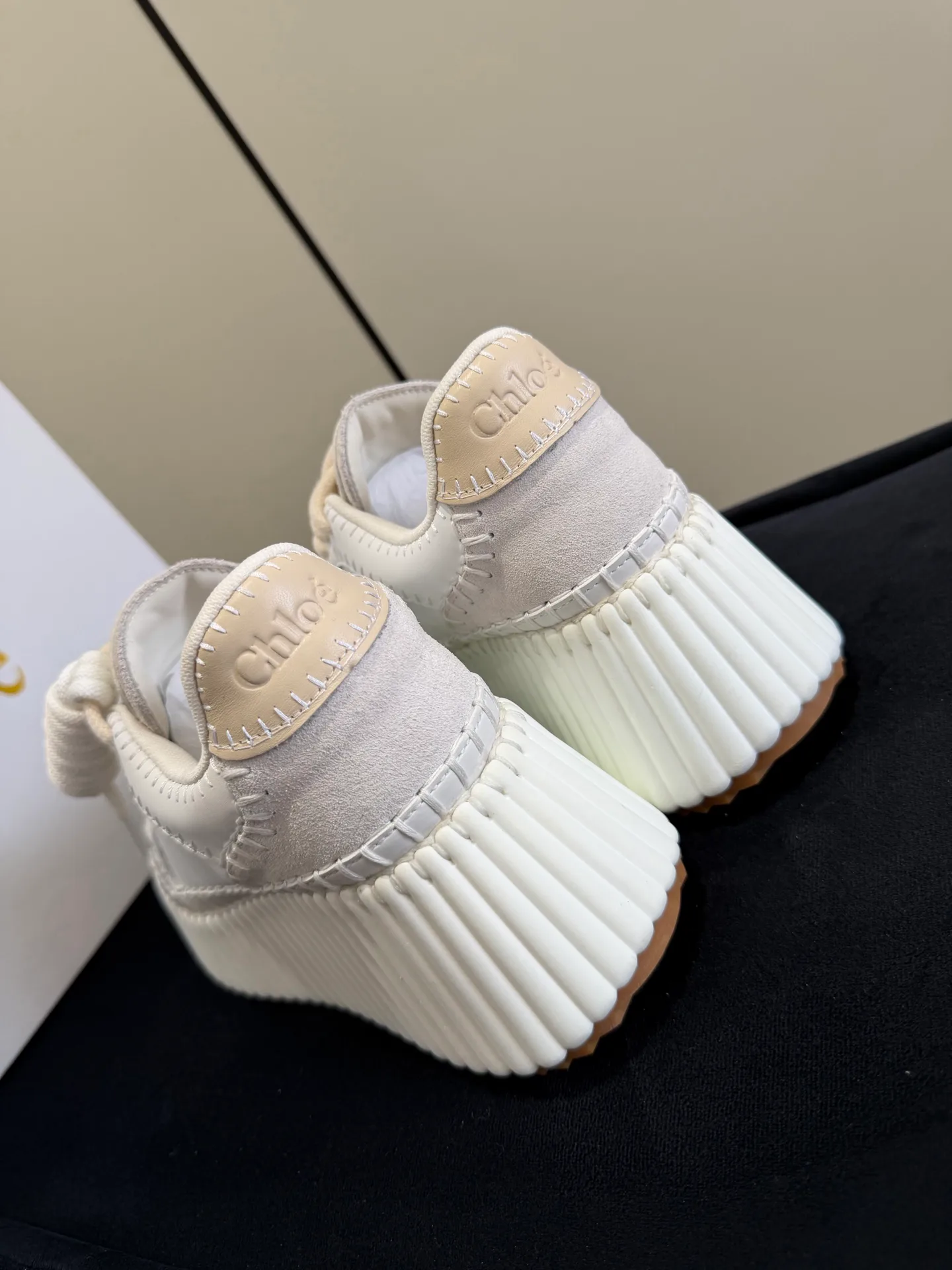 Кроссовки Женские Chloe 18420831