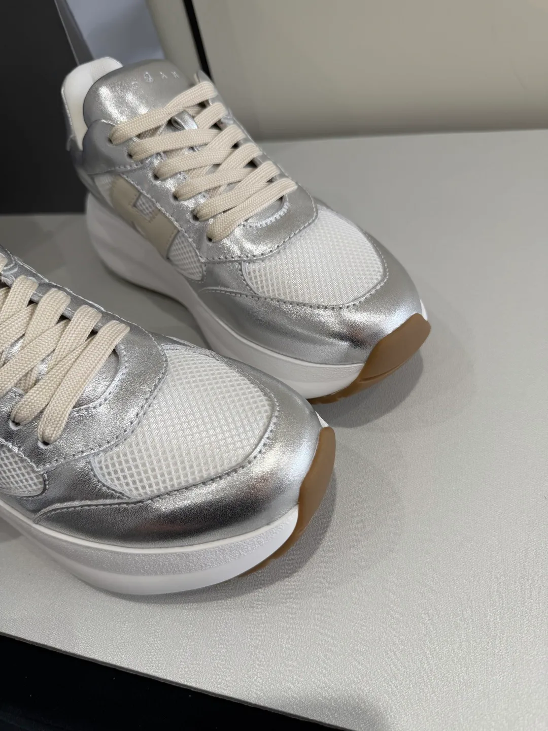 Кроссовки Женские Hogan 12615183