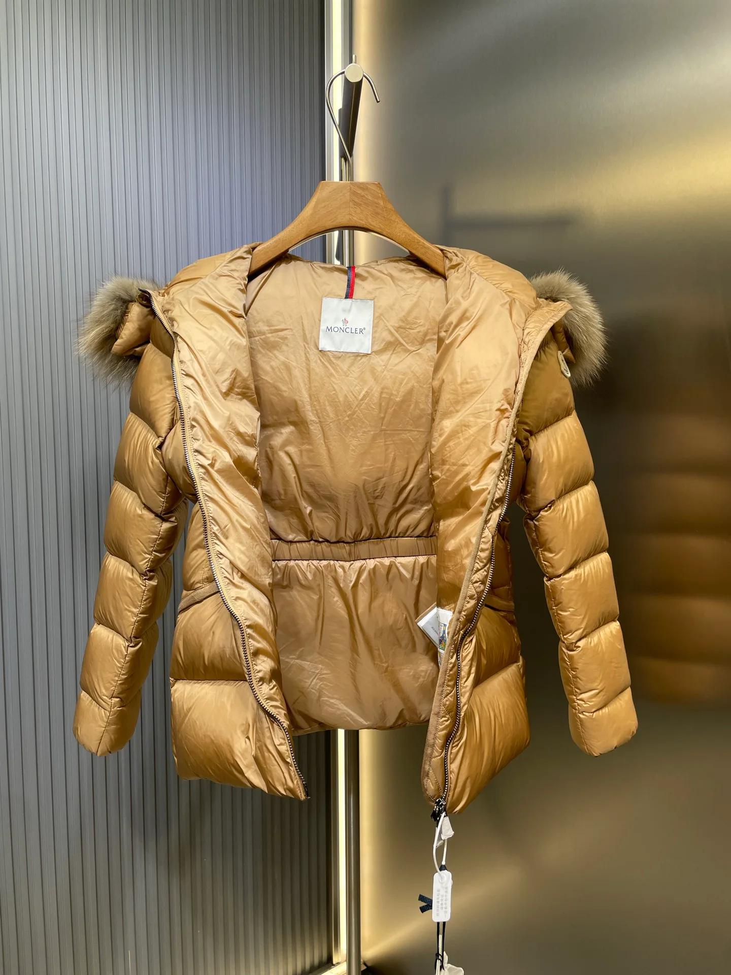 Куртки И Пуховики Женские Moncler 1041726