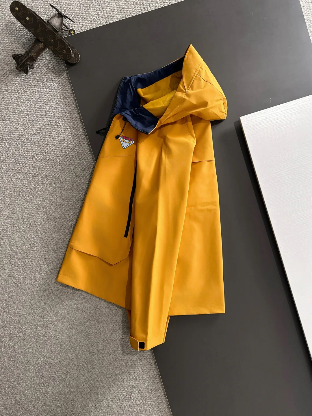 Куртки И Пуховики Женские Fendi 11054665