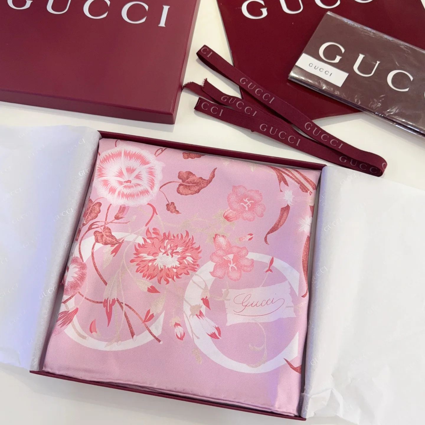 Шарфы Gucci 13325690