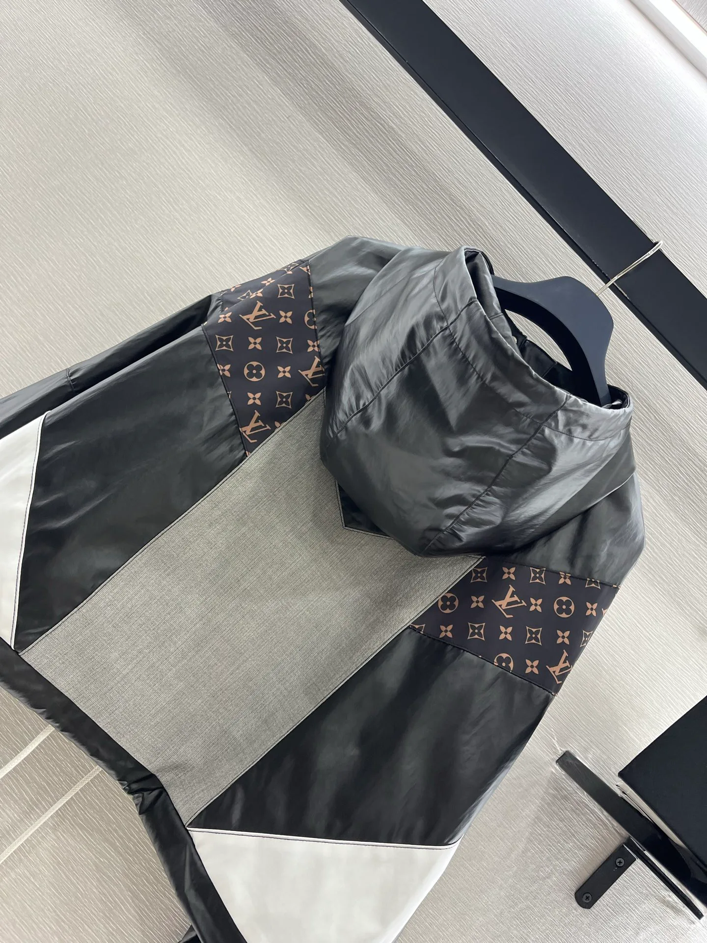 Куртки И Пуховики Женские Louis Vuitton 1291797