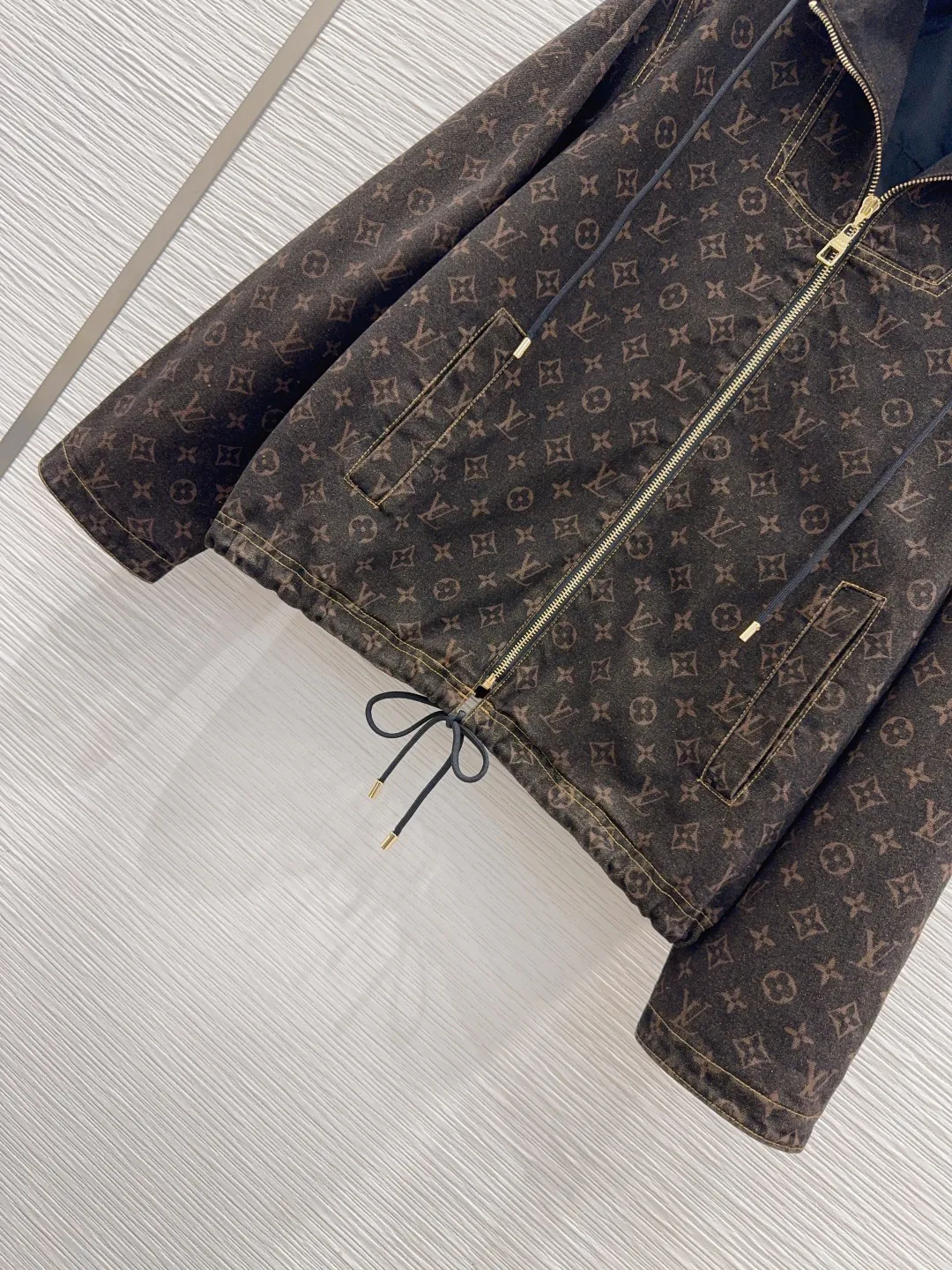 Куртки И Пуховики Женские Louis Vuitton 19284128