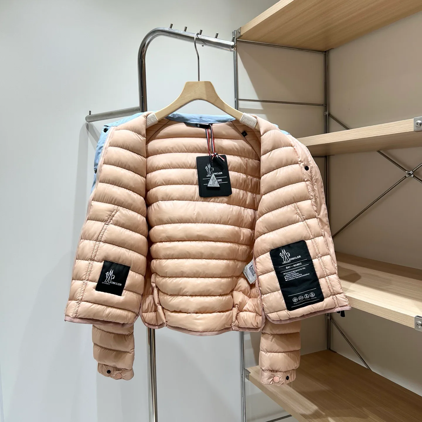 Куртки И Пуховики Женские Moncler 19653666