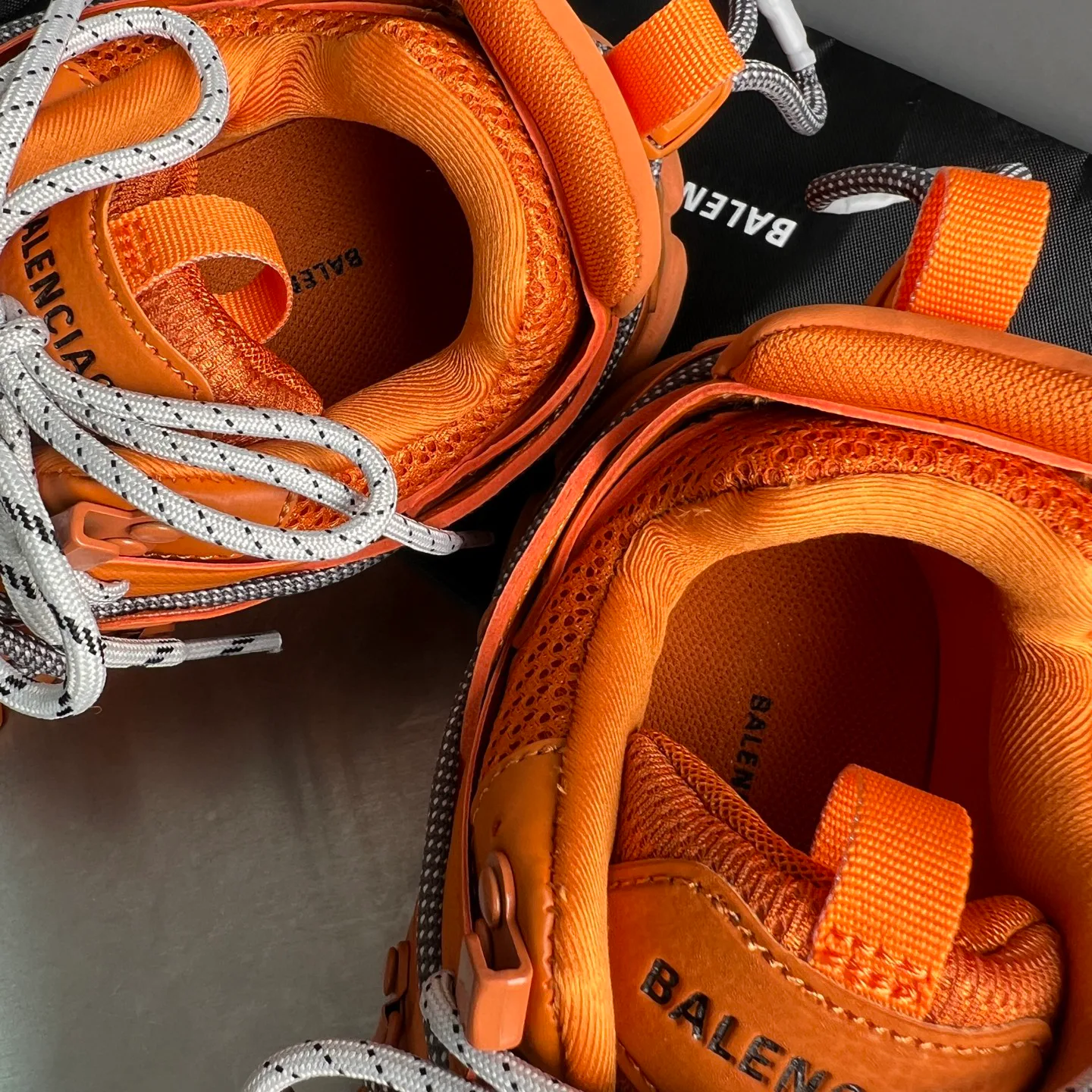 Кроссовки Женские Balenciaga 34894