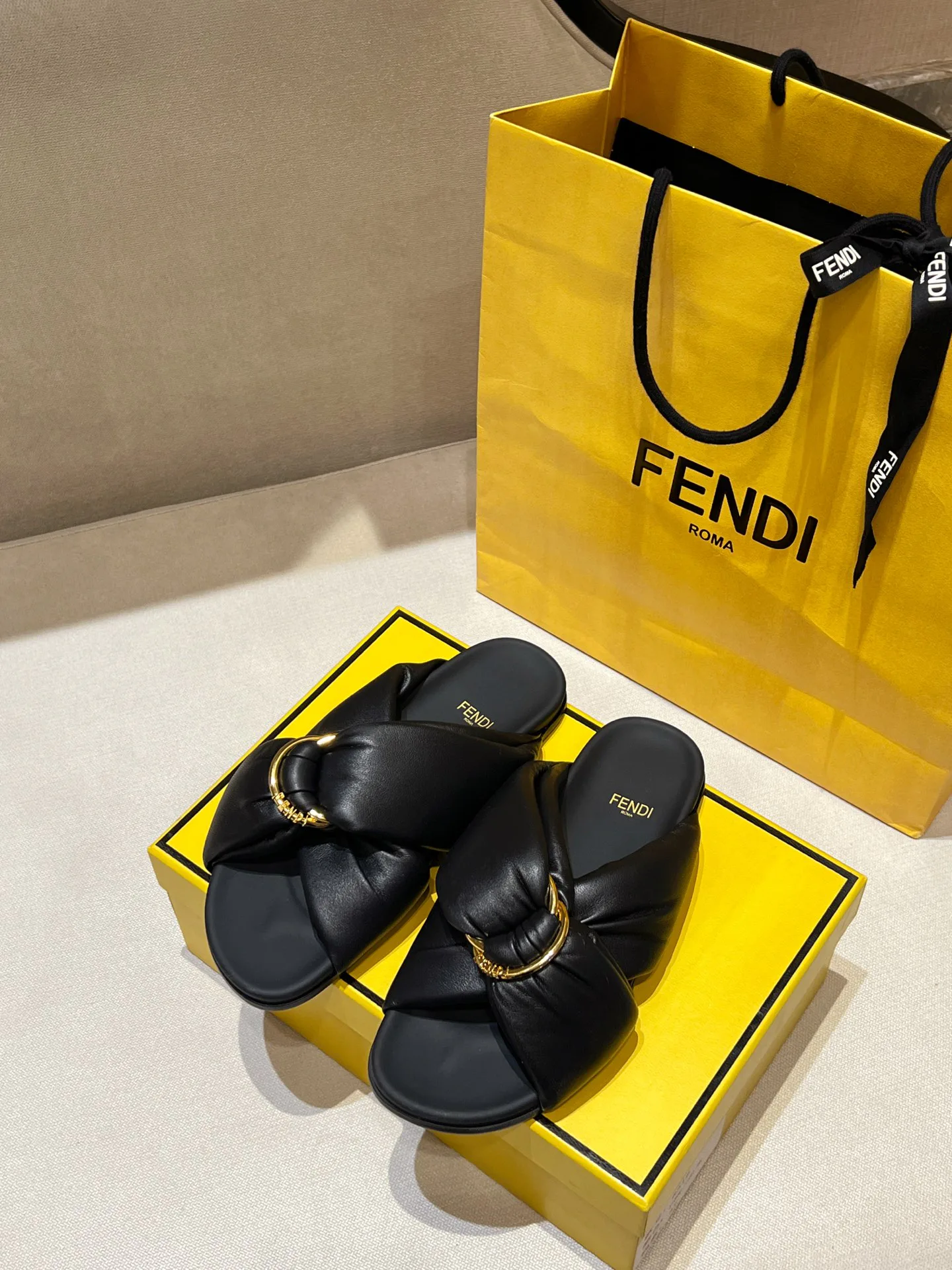Шлепанцы Женские Fendi 21529