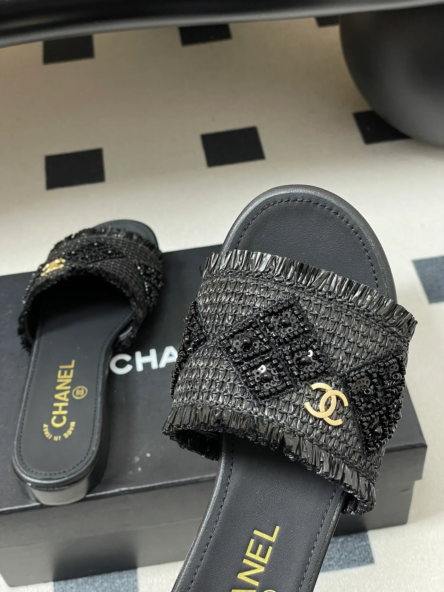 Босоножки Женские Chanel 10993819