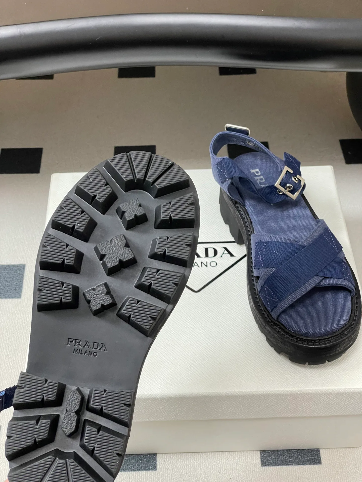 Сандалии Женские Prada 10993980