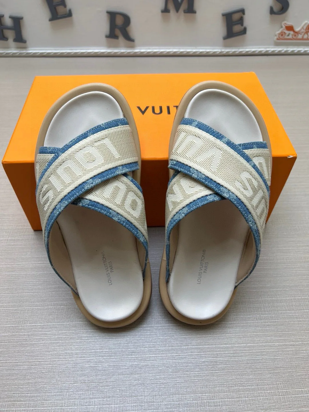 Шлепанцы Женские Louis Vuitton 9801552