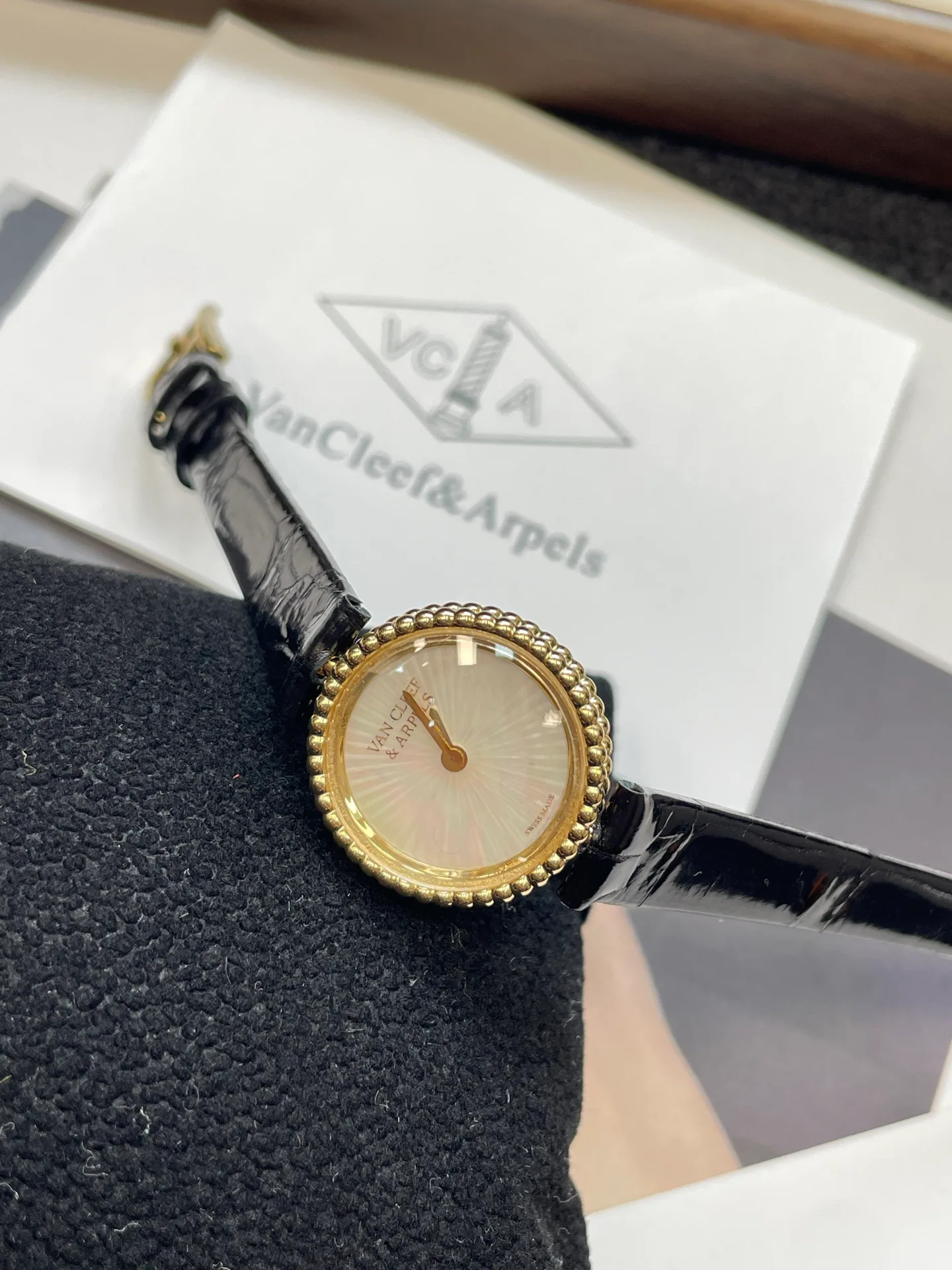 Часы Женские Van Cleef & Arpels 17336732