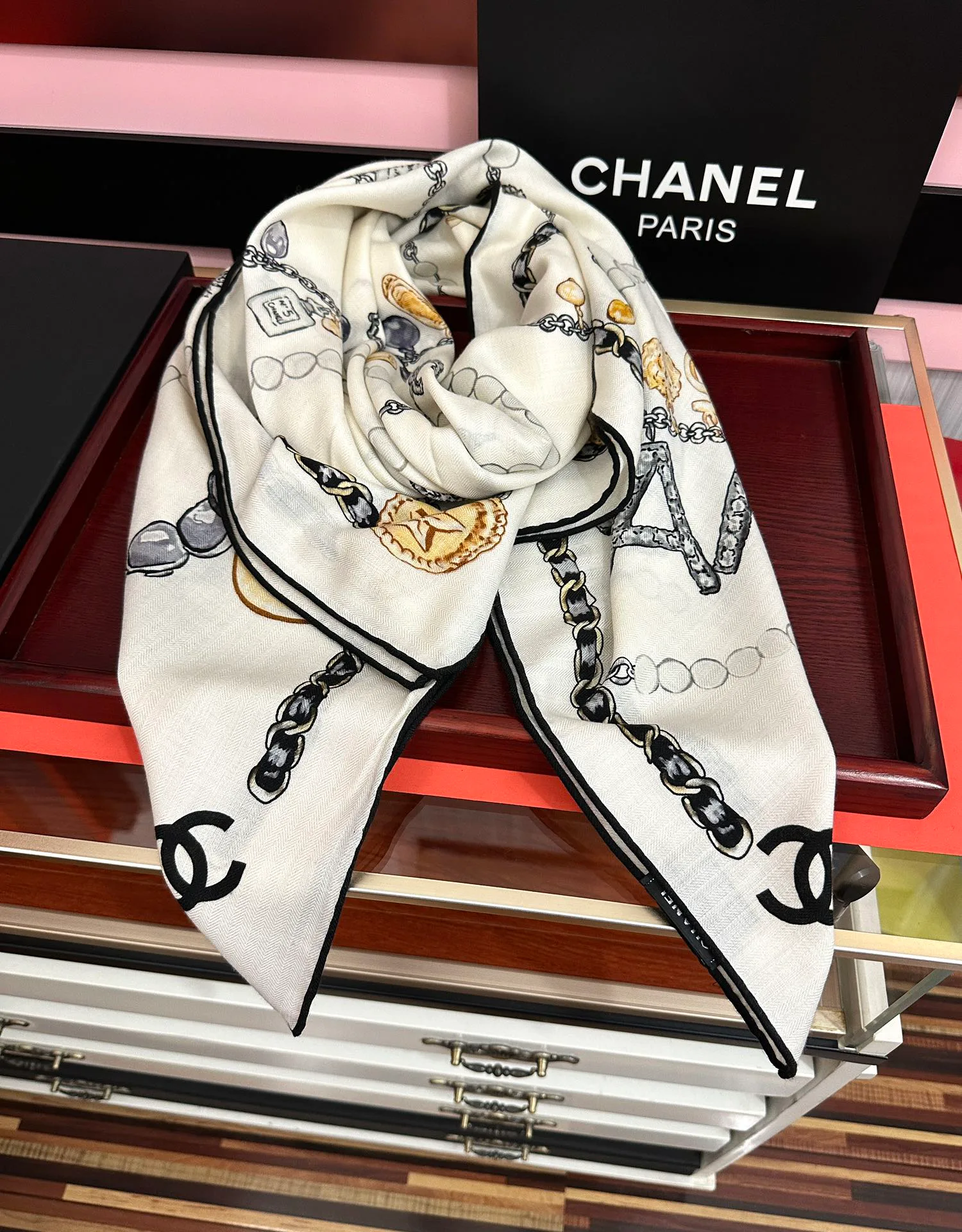 Платки Chanel 4738539