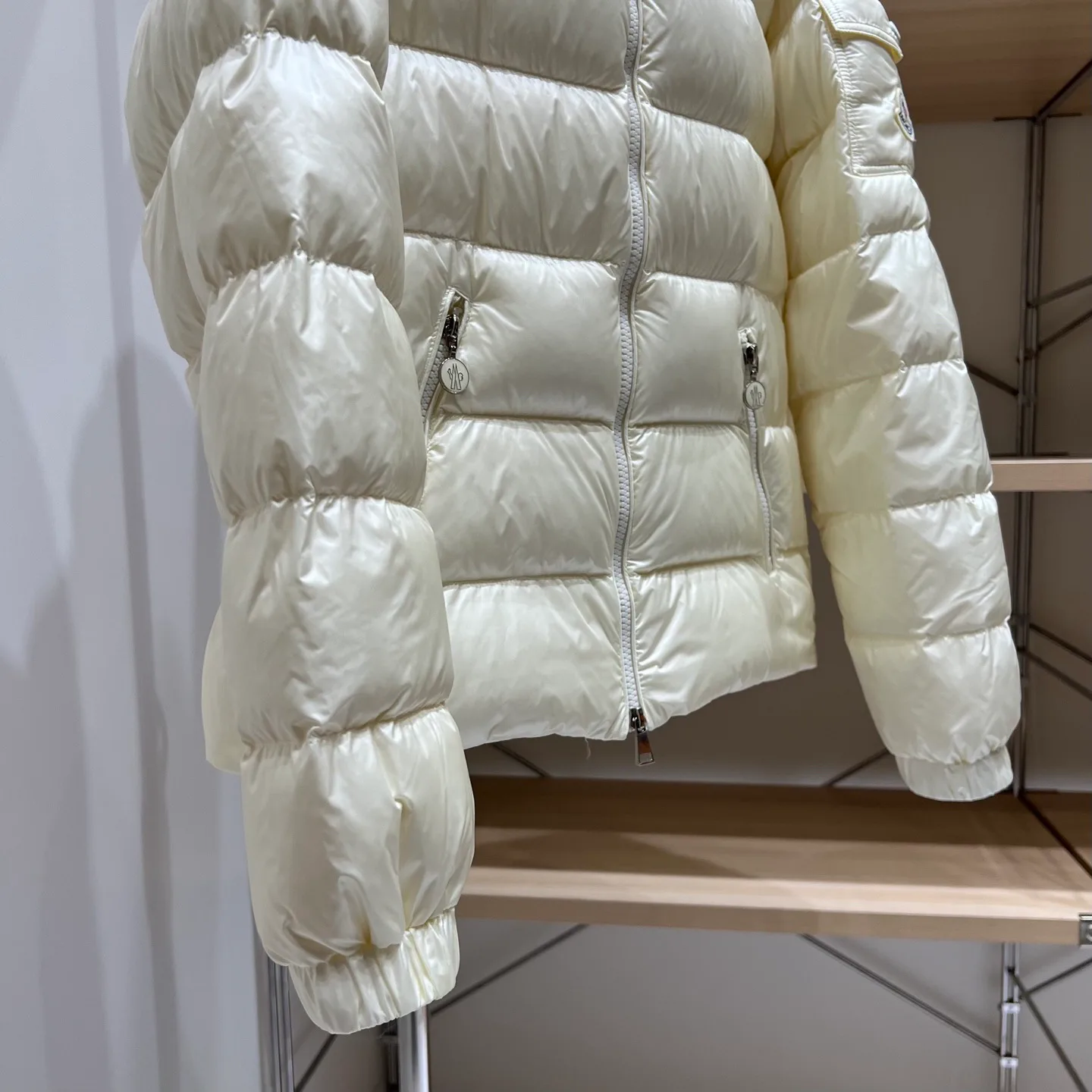 Куртки И Пуховики Женские Moncler 18043628