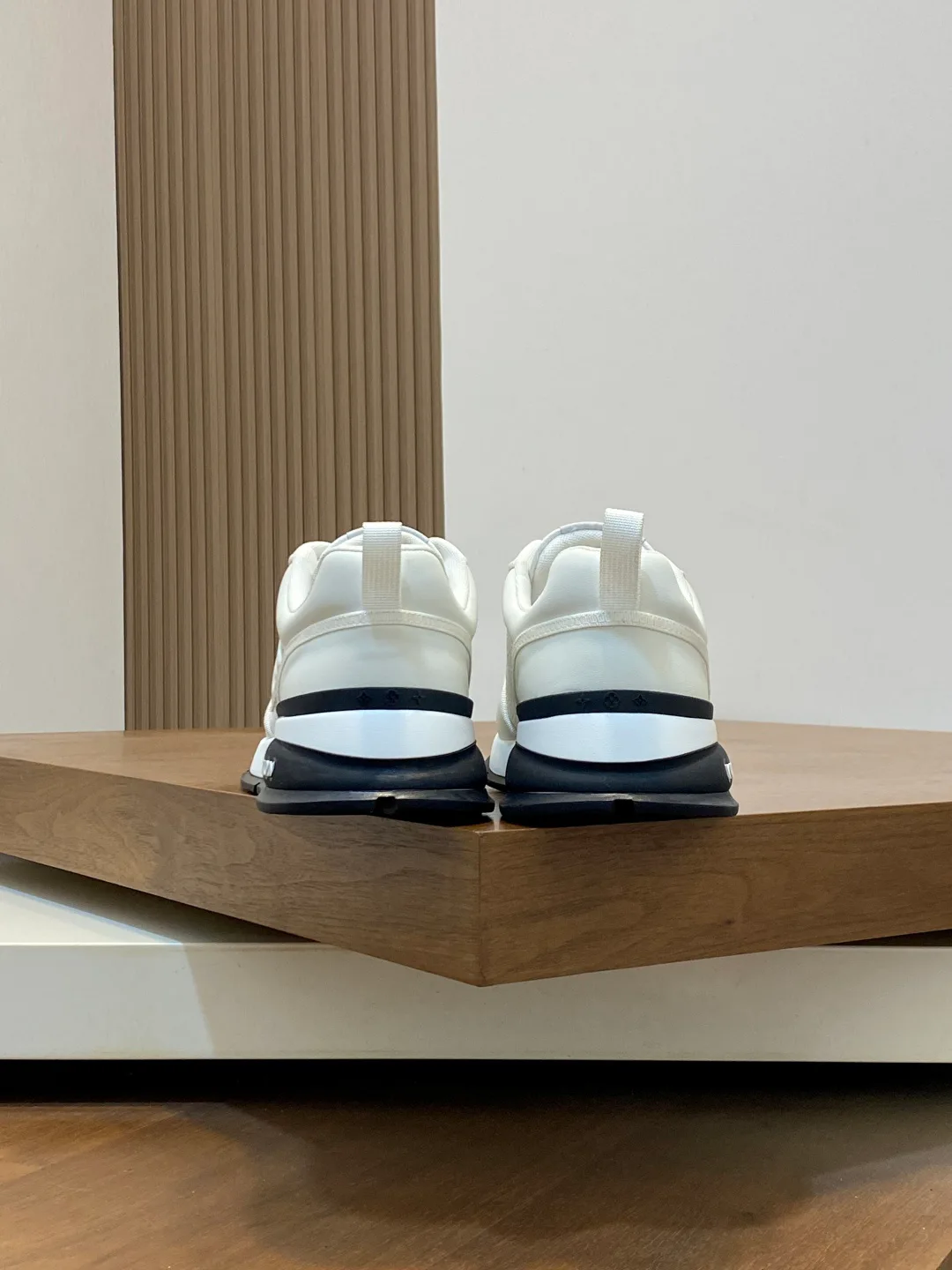 Кроссовки Мужские Louis Vuitton 11250170