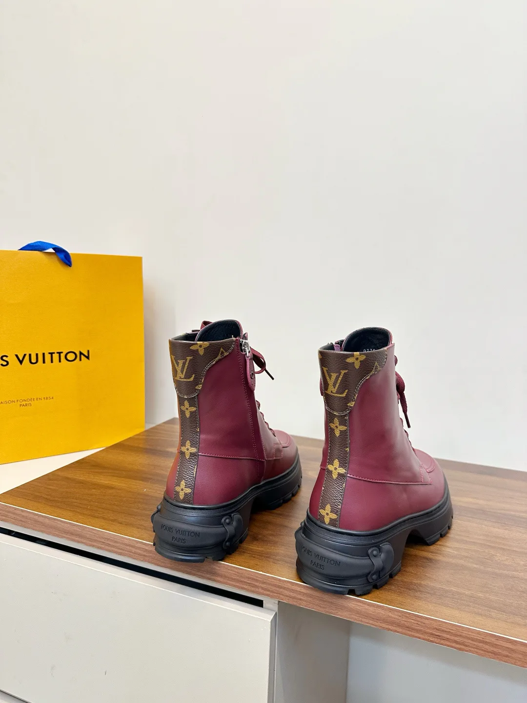 Ботинки Женские Louis Vuitton 1468754