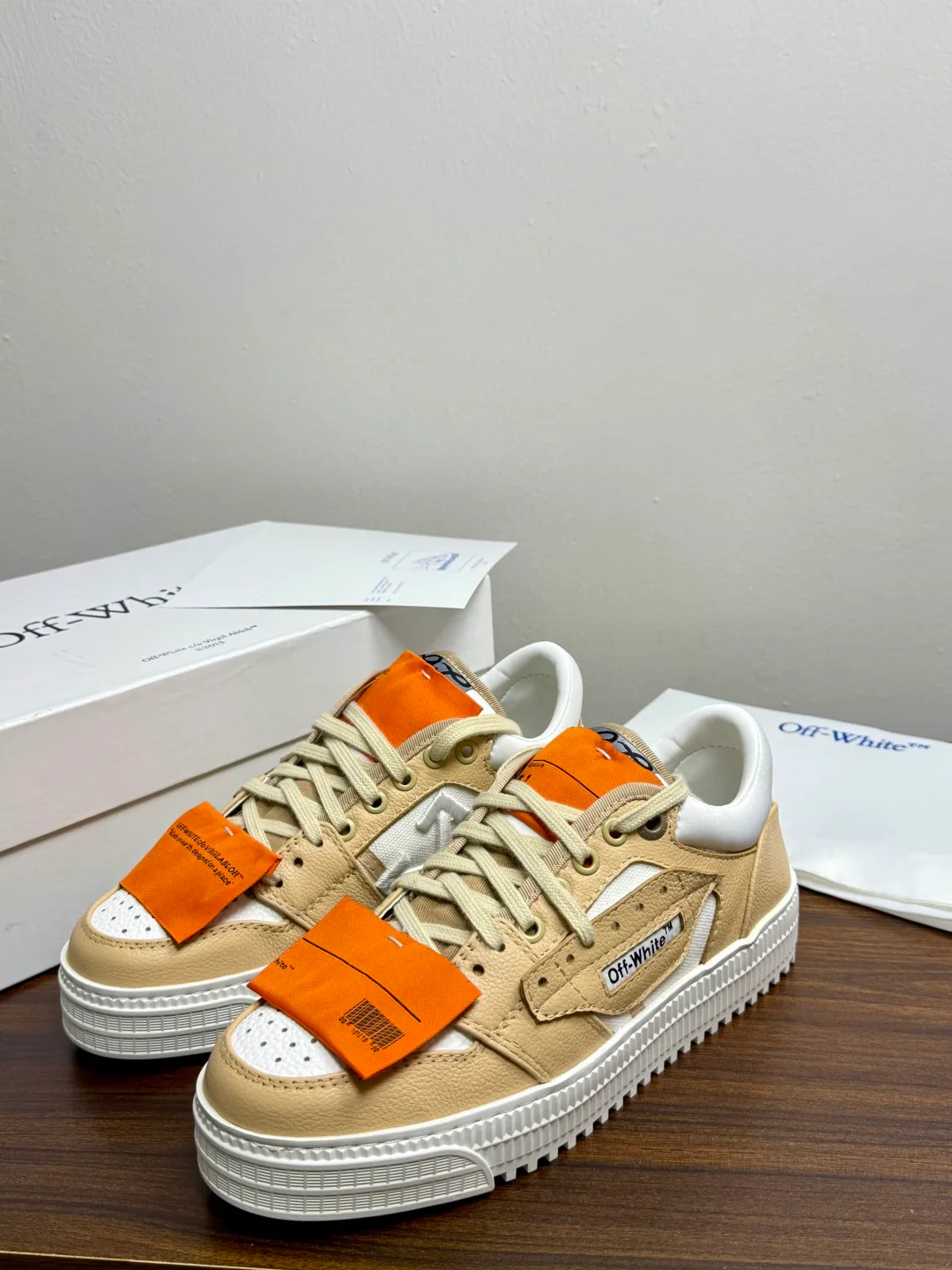 Кроссовки Женские Off-White 18961470