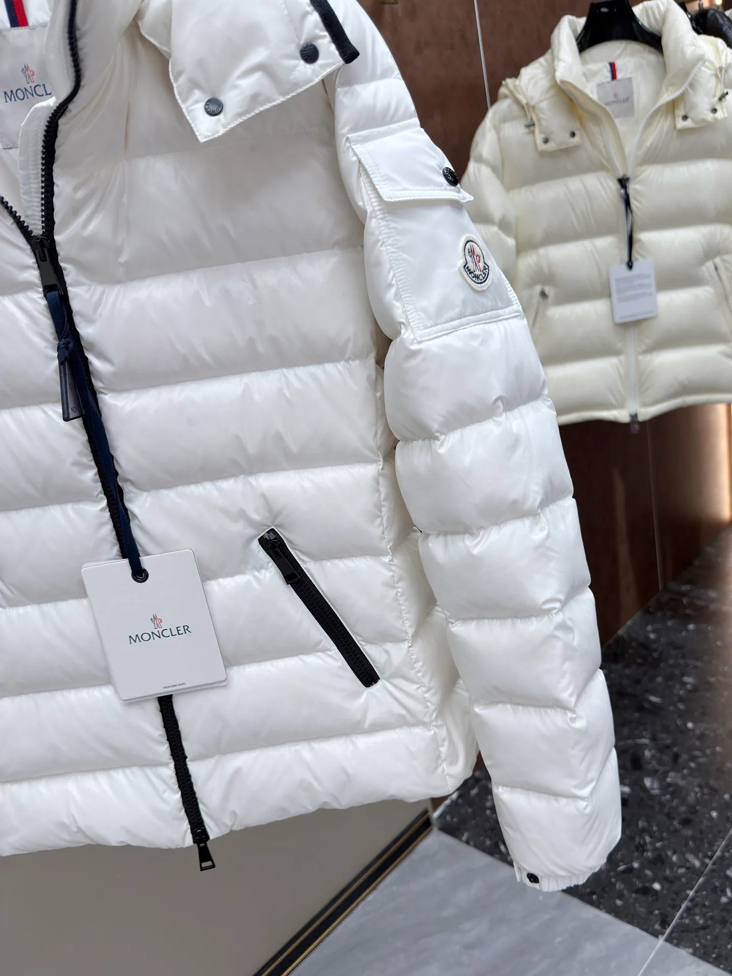 Куртки И Пуховики Женские Moncler 18631577