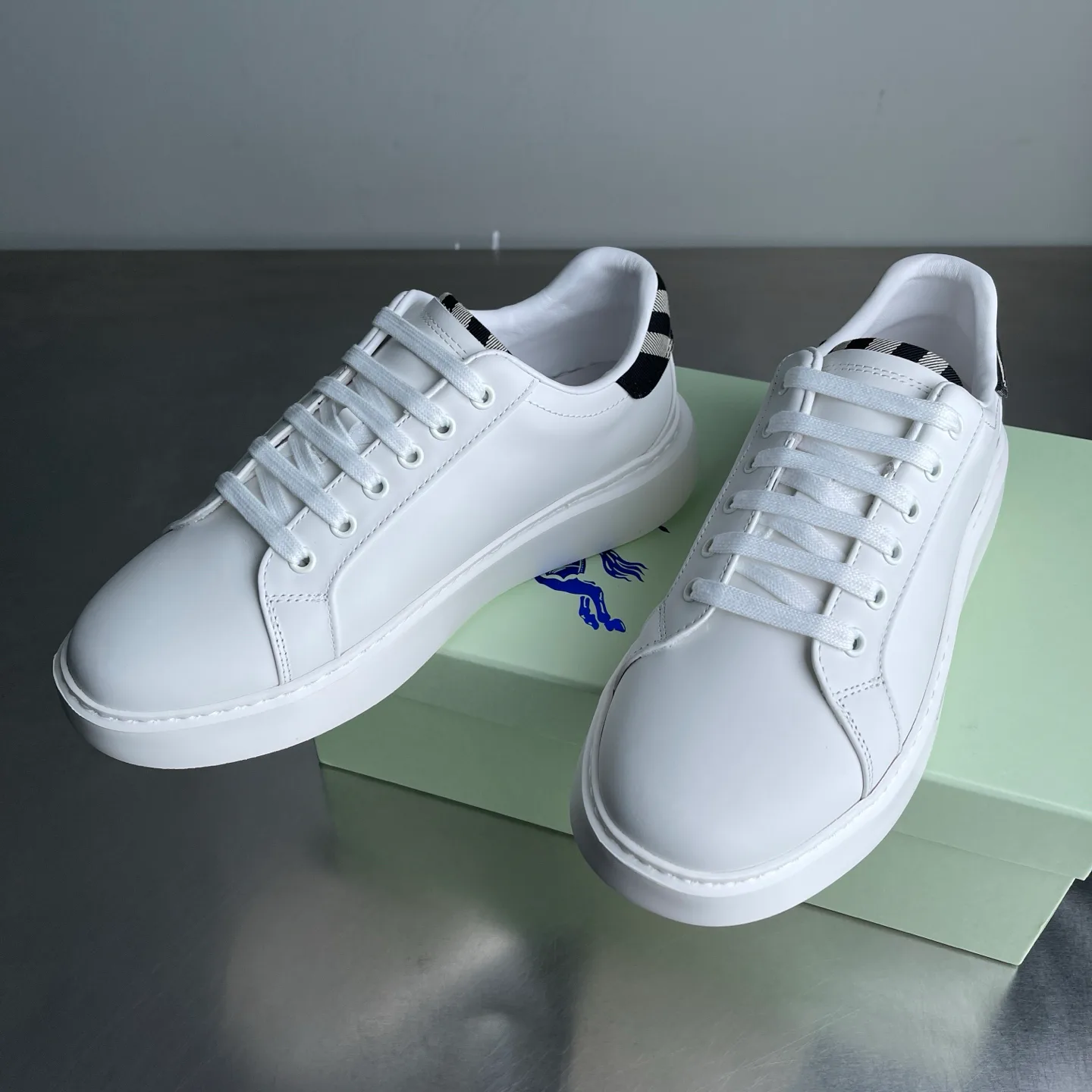 Кроссовки Мужские Burberry 11460318