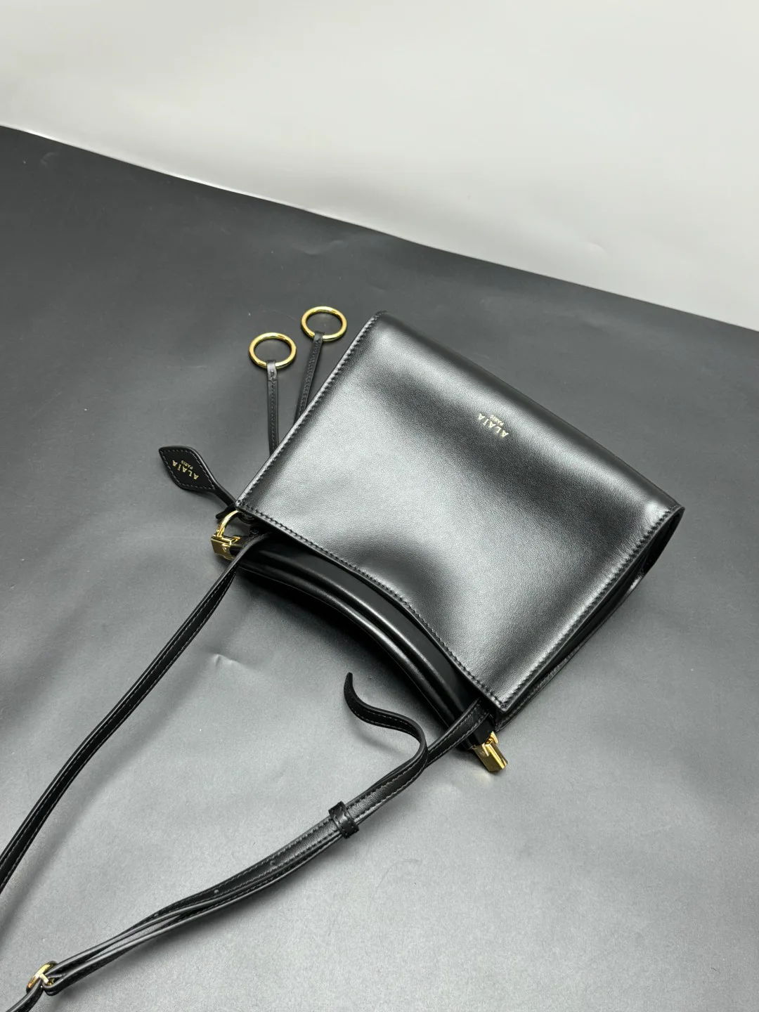 Классические Сумки Женские Alaia 11667407