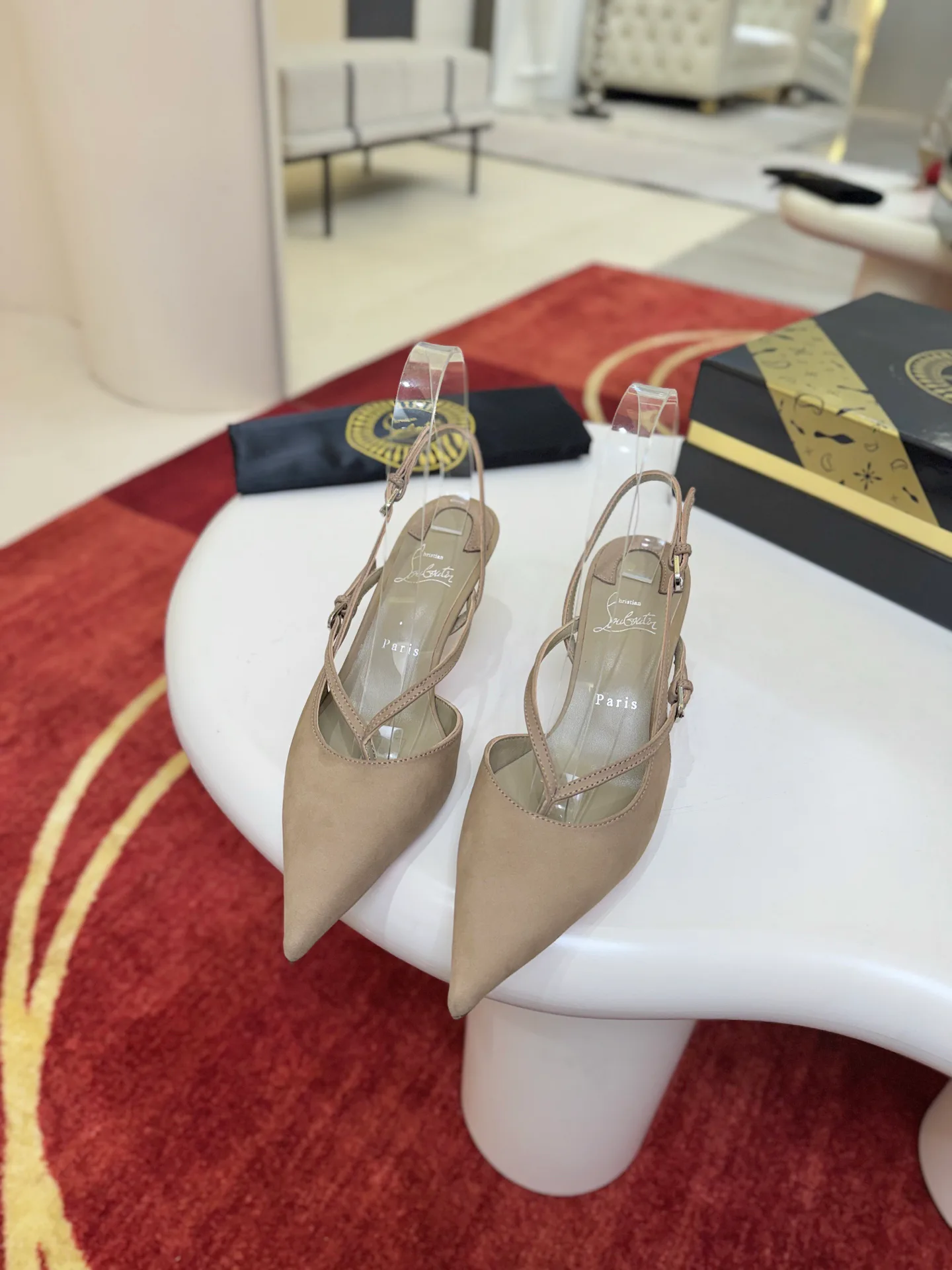 Туфли Женские Christian Louboutin 18821442