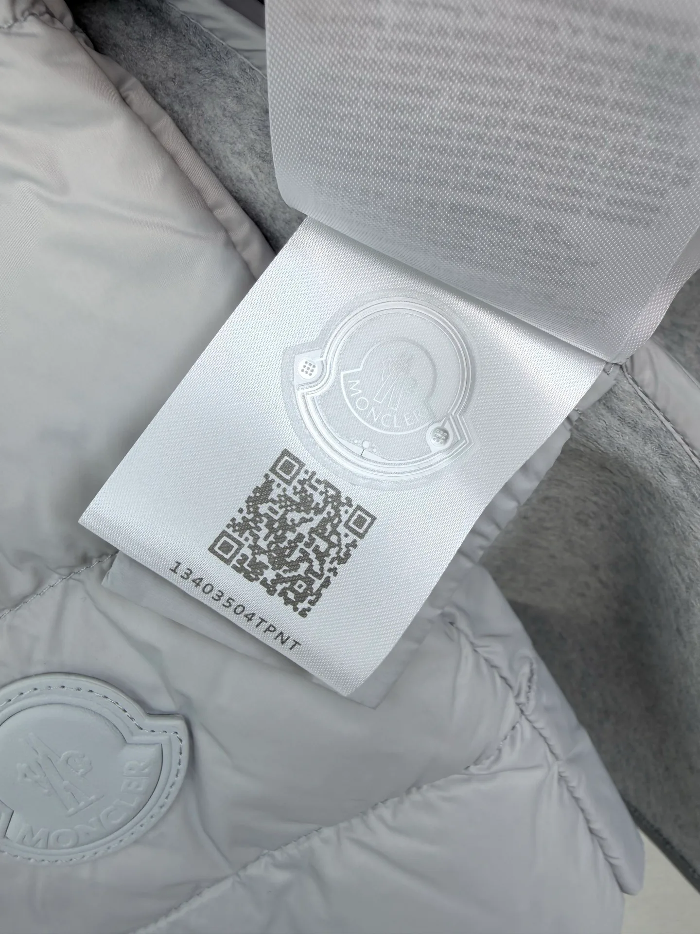 Куртки И Пуховики Женские Moncler 18408002