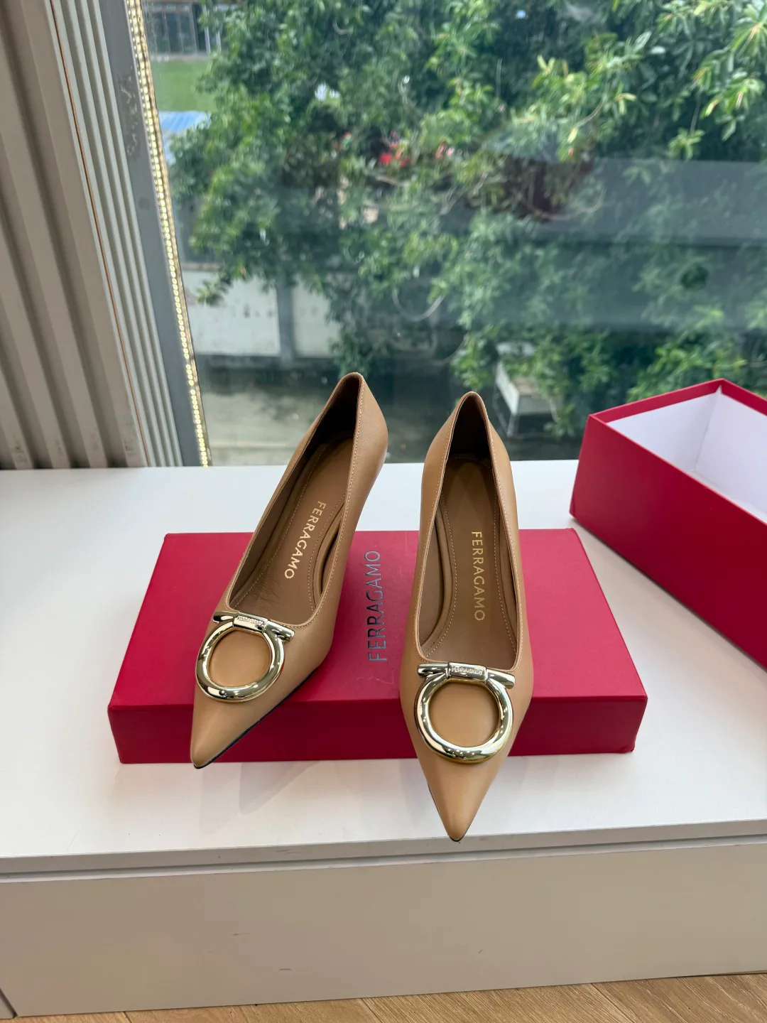 Туфли Женские Salvatore Ferragamo 18154499