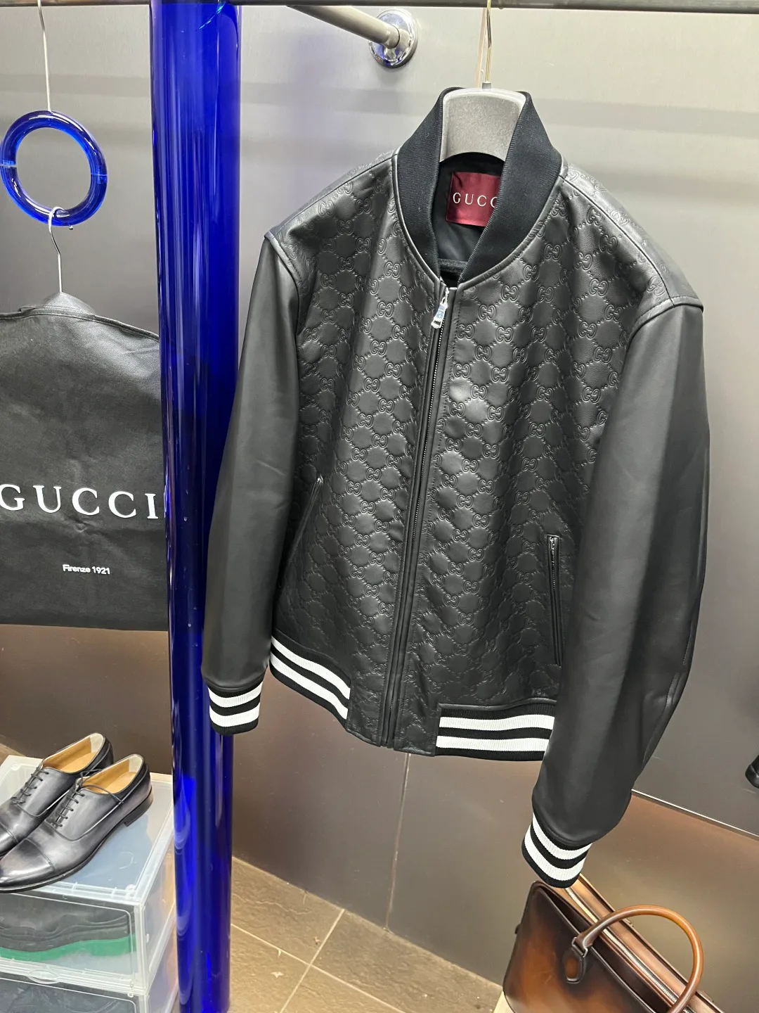 Кожаные Куртки И Дублёнки Мужские Gucci 444239