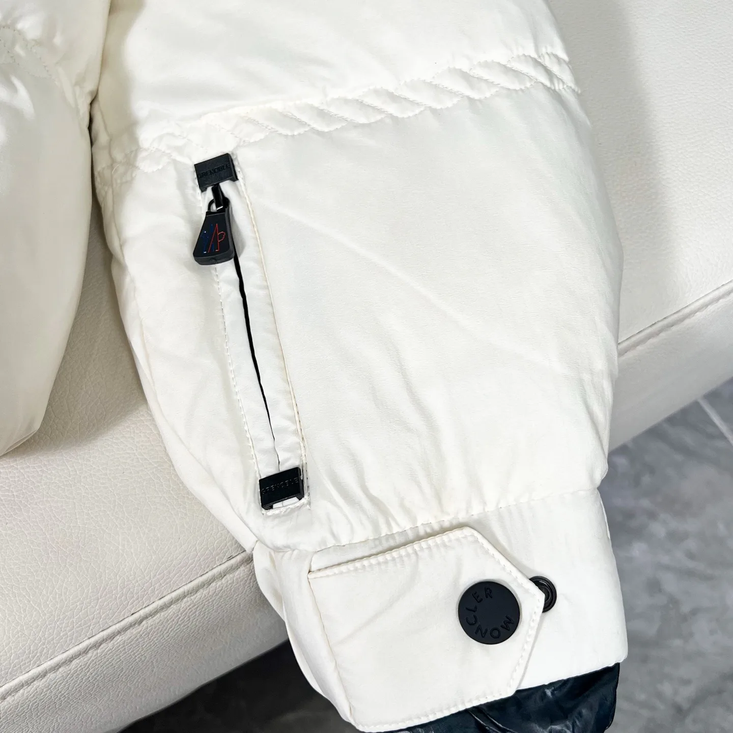 Куртки И Пуховики Женские Moncler 18728950