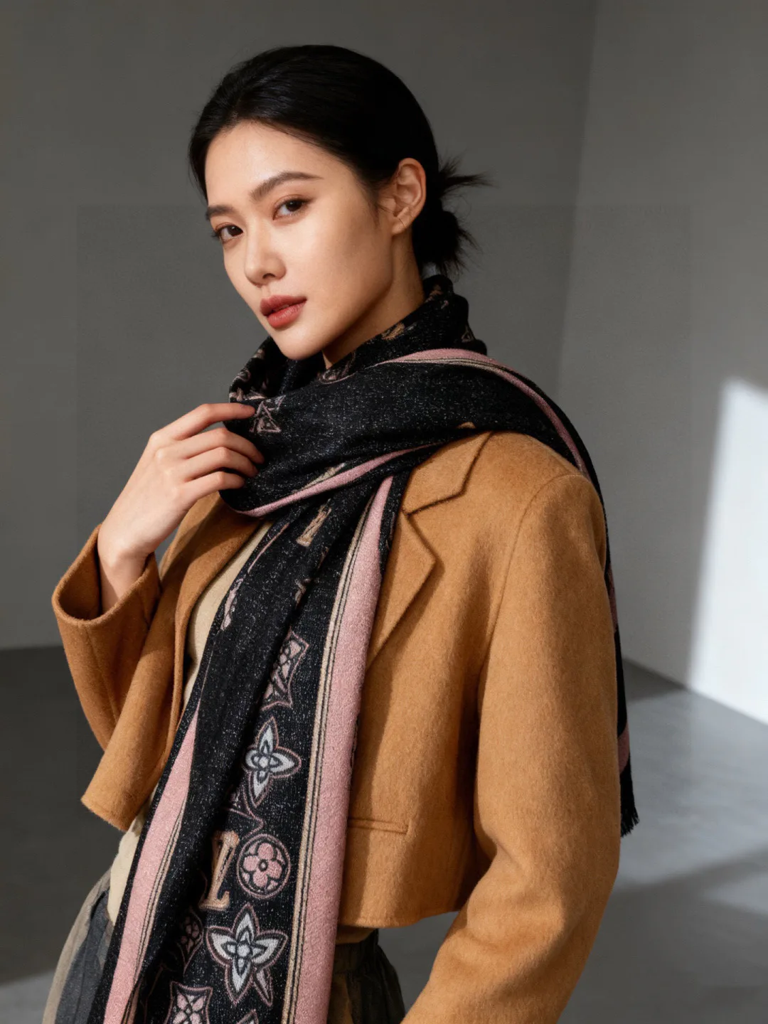Шарфы Louis Vuitton 18675644