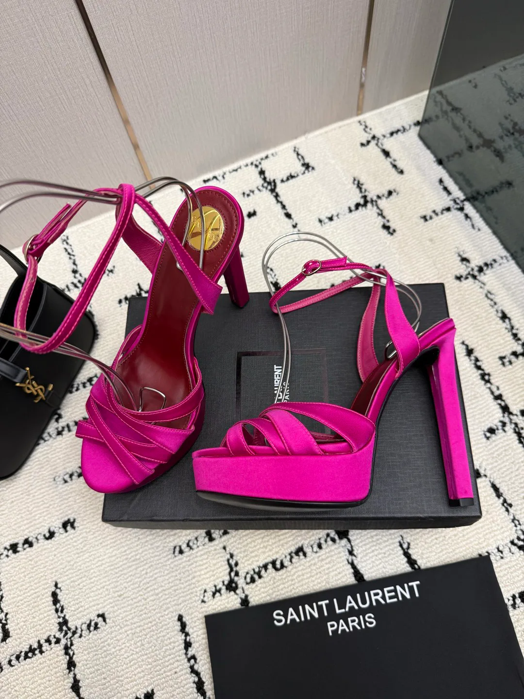Босоножки Женские Saint Laurent 18049029