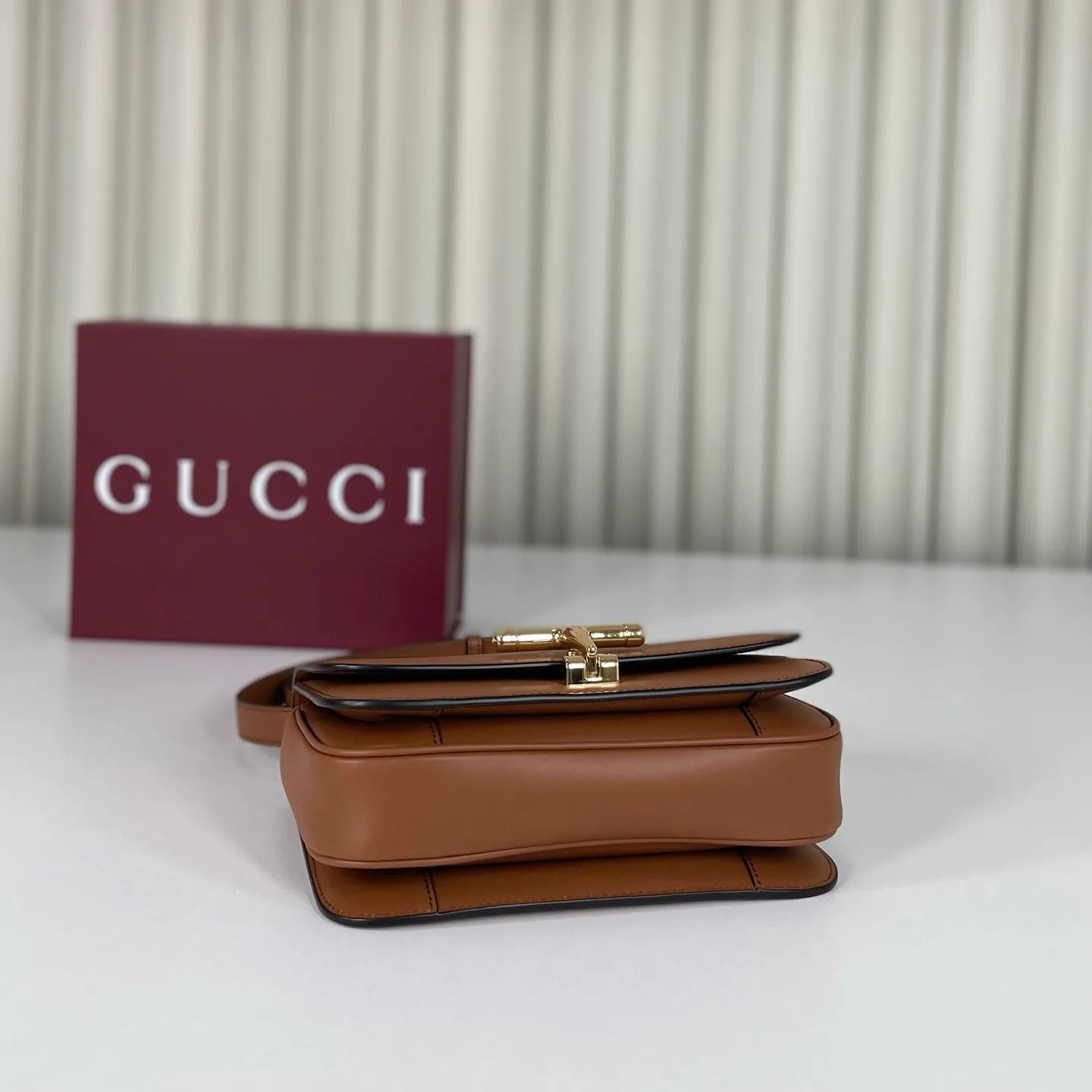 Классические Сумки Женские Gucci 12795287