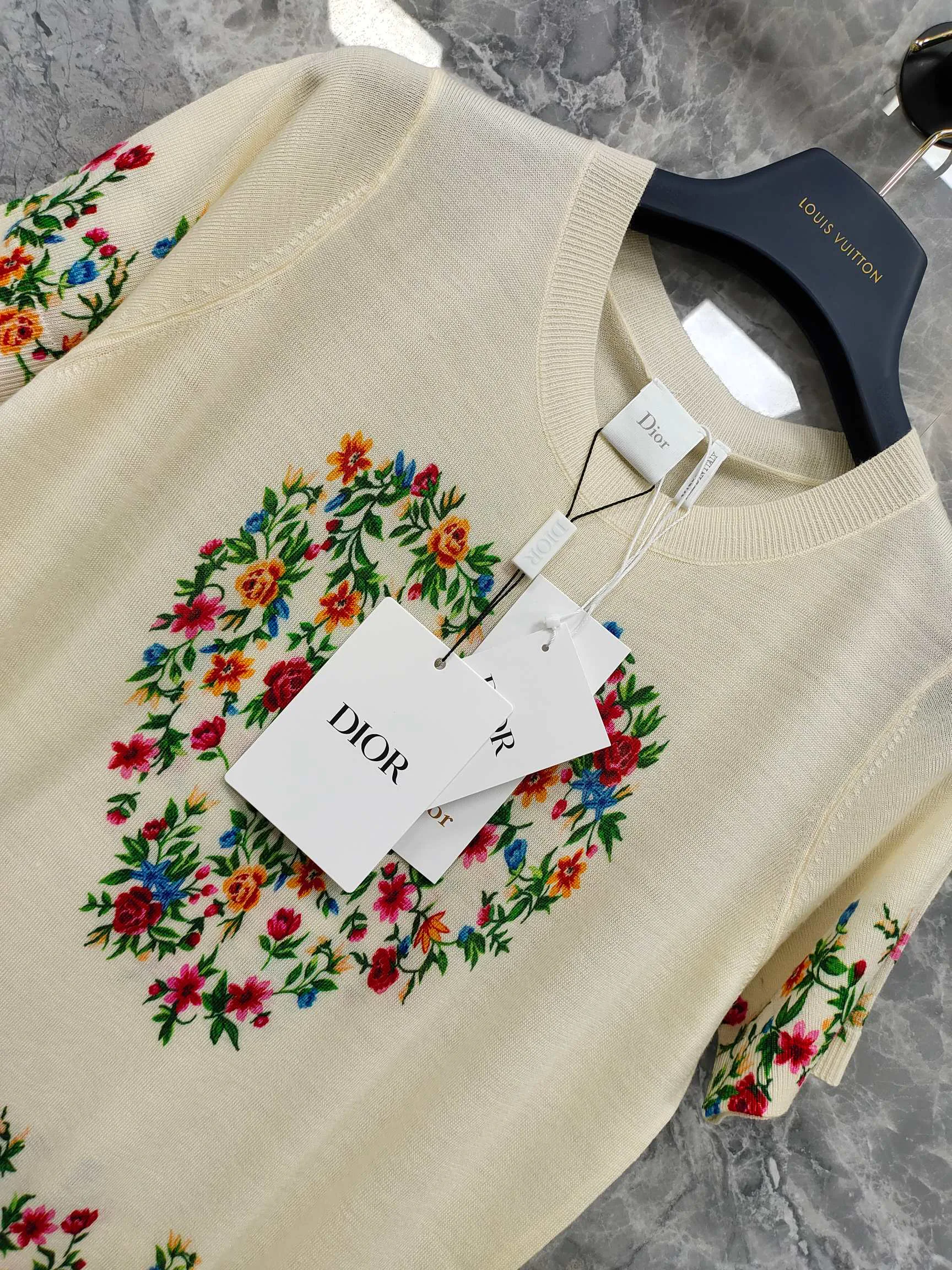 Футболки Женские Christian Dior 13549560