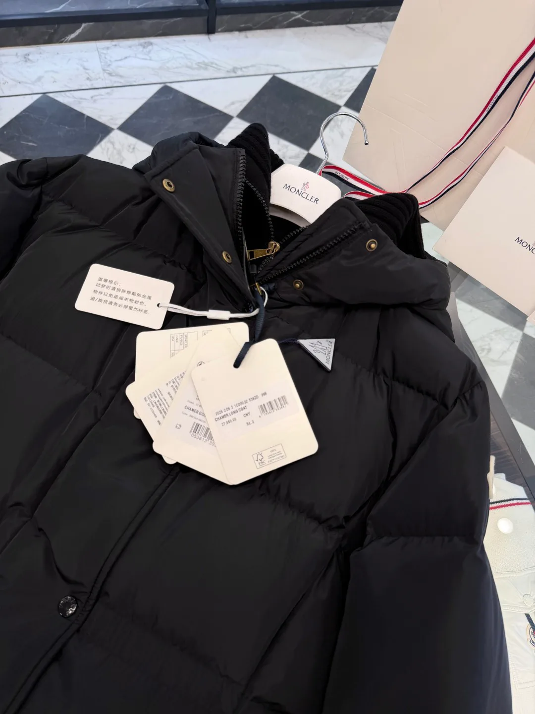 Куртки И Пуховики Женские Moncler 18946178