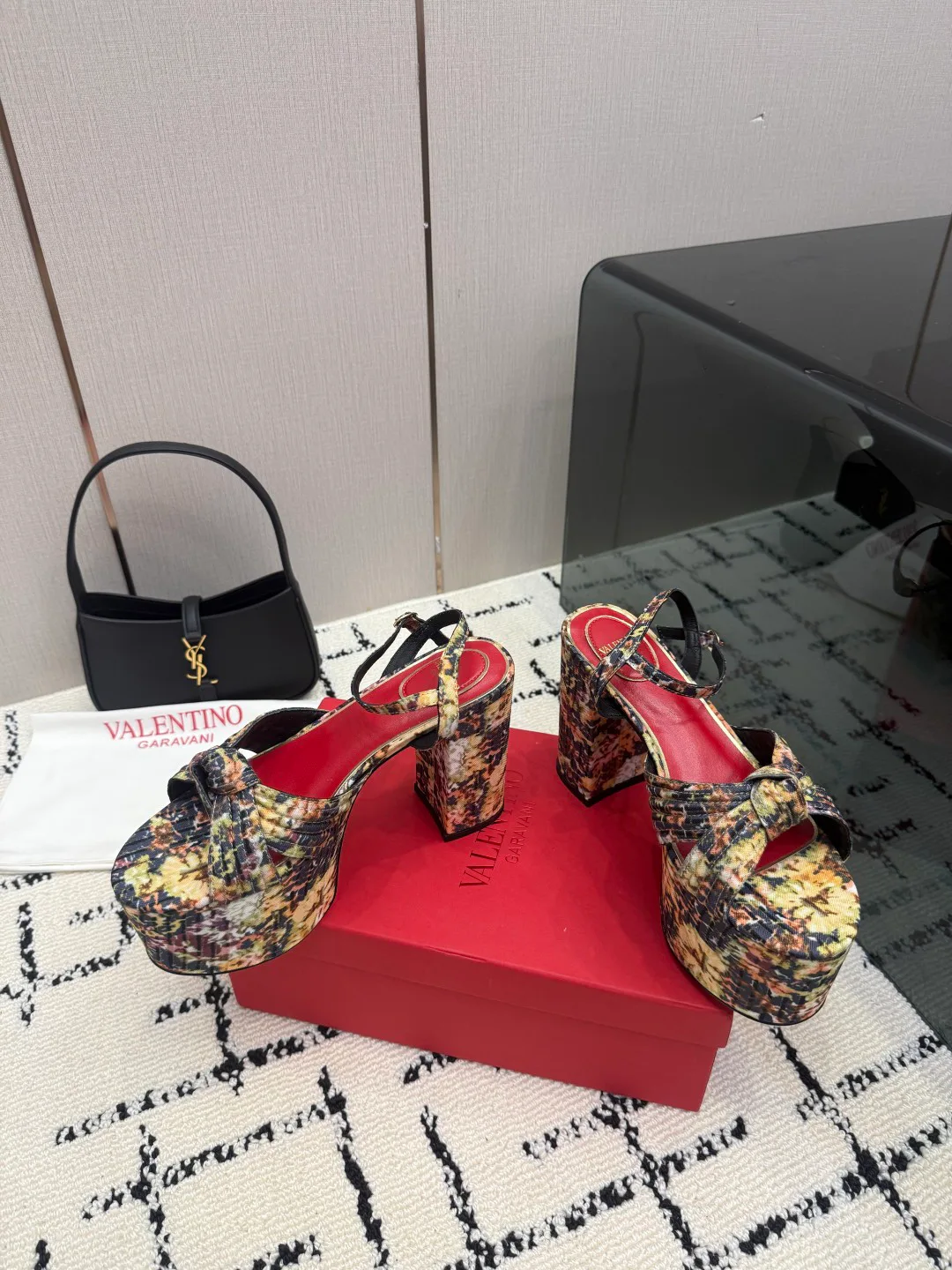 Босоножки Женские Valentino 16863577