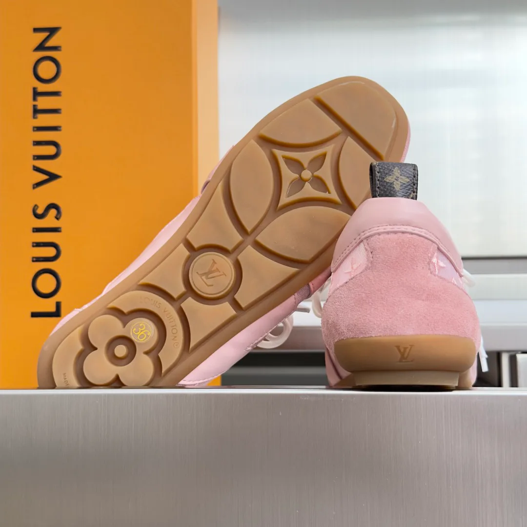 Кроссовки Женские Louis Vuitton 18083475