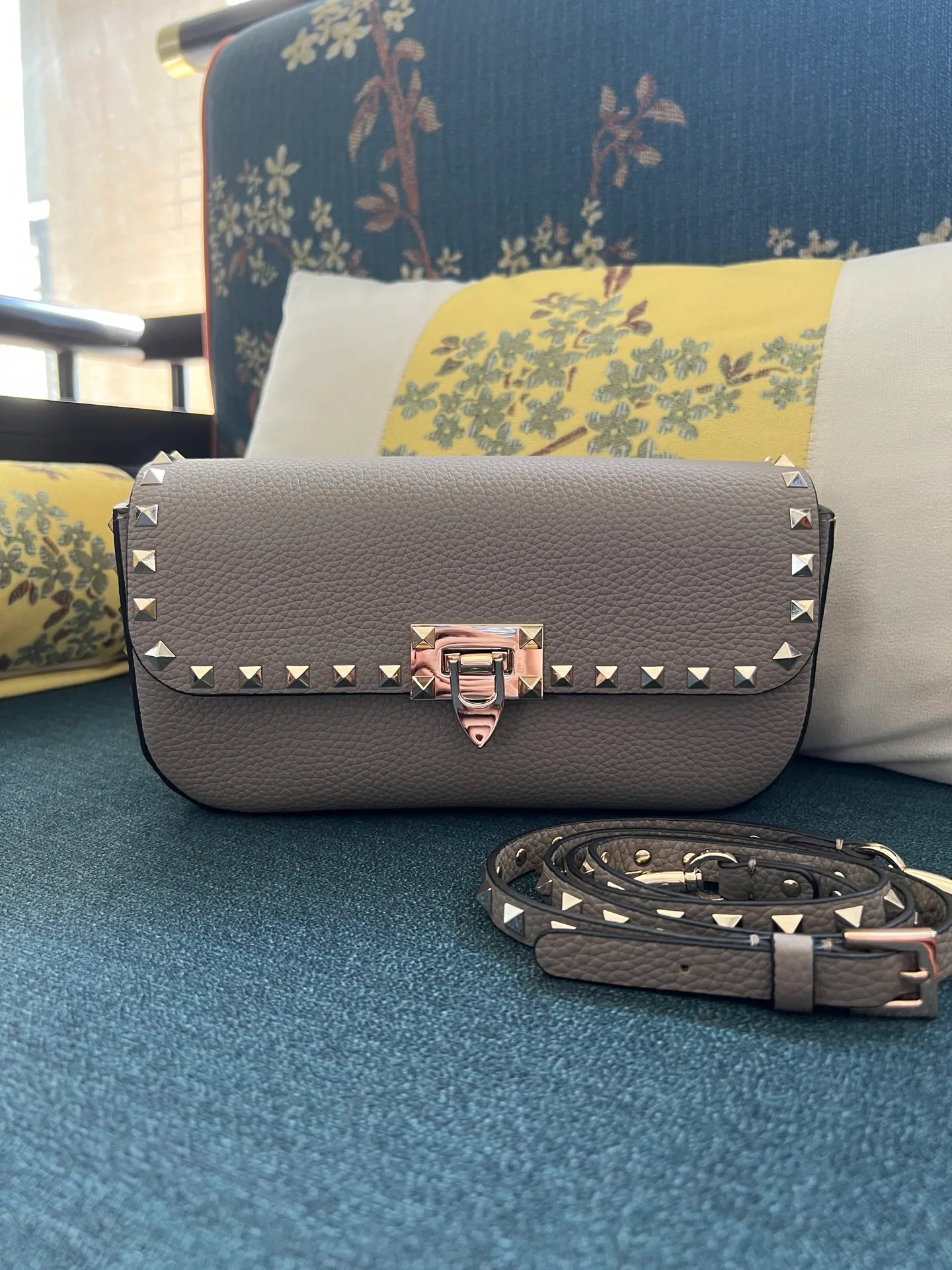 Сумки На Ремне Женские Valentino 8728873