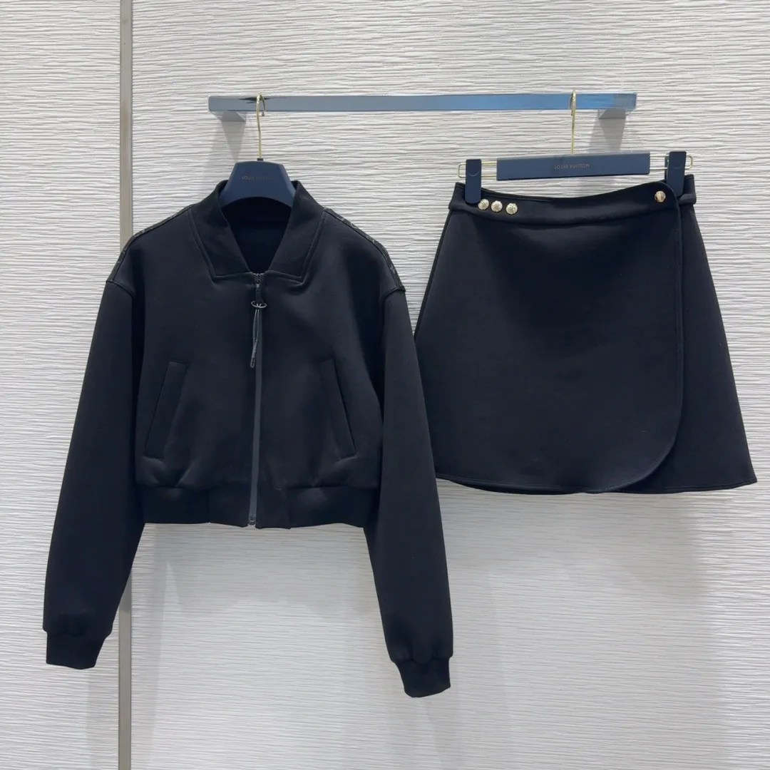 Костюмы Женские Louis Vuitton Костюмы Женские Louis Vuitton