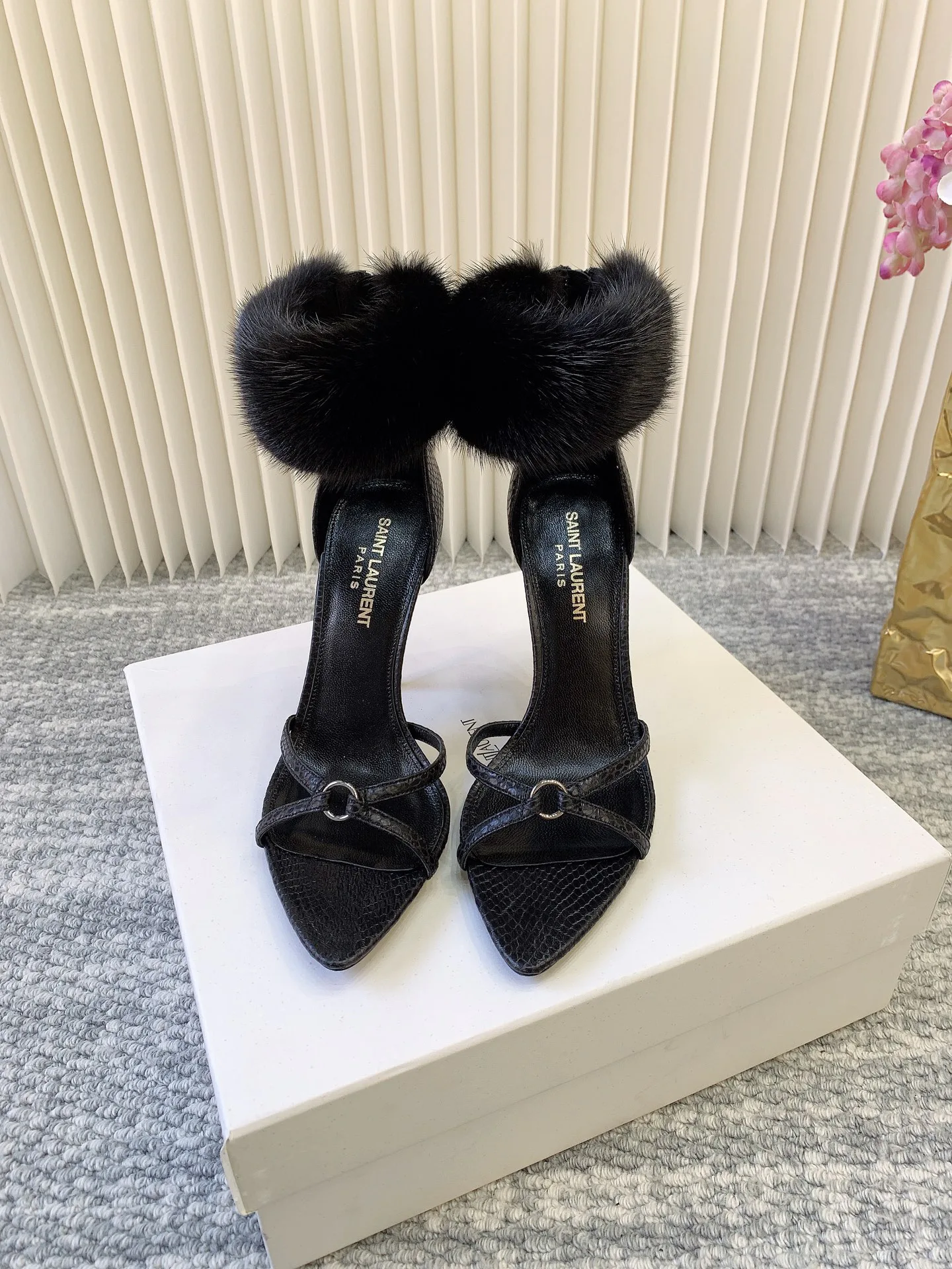 Босоножки Женские Saint Laurent 4560902